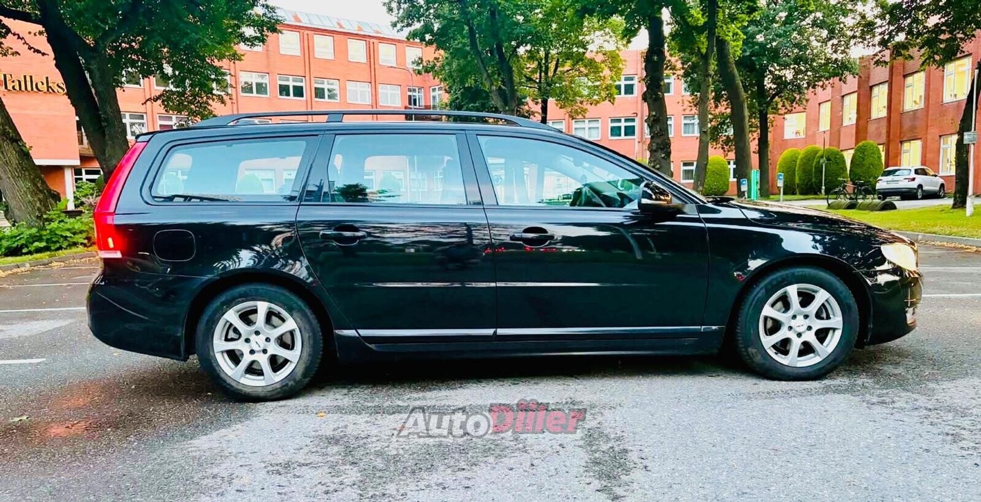 Volvo V70 2.0 133kW 2015, photo 2/9