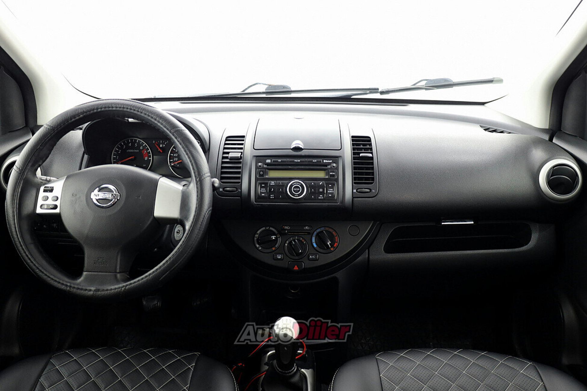 Nissan Note 1.4 65kW 2012, photo 5/7