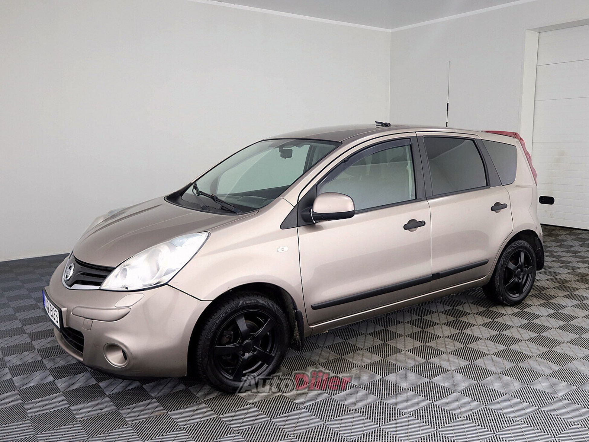 Nissan Note 1.4 65kW 2012, photo 2/7