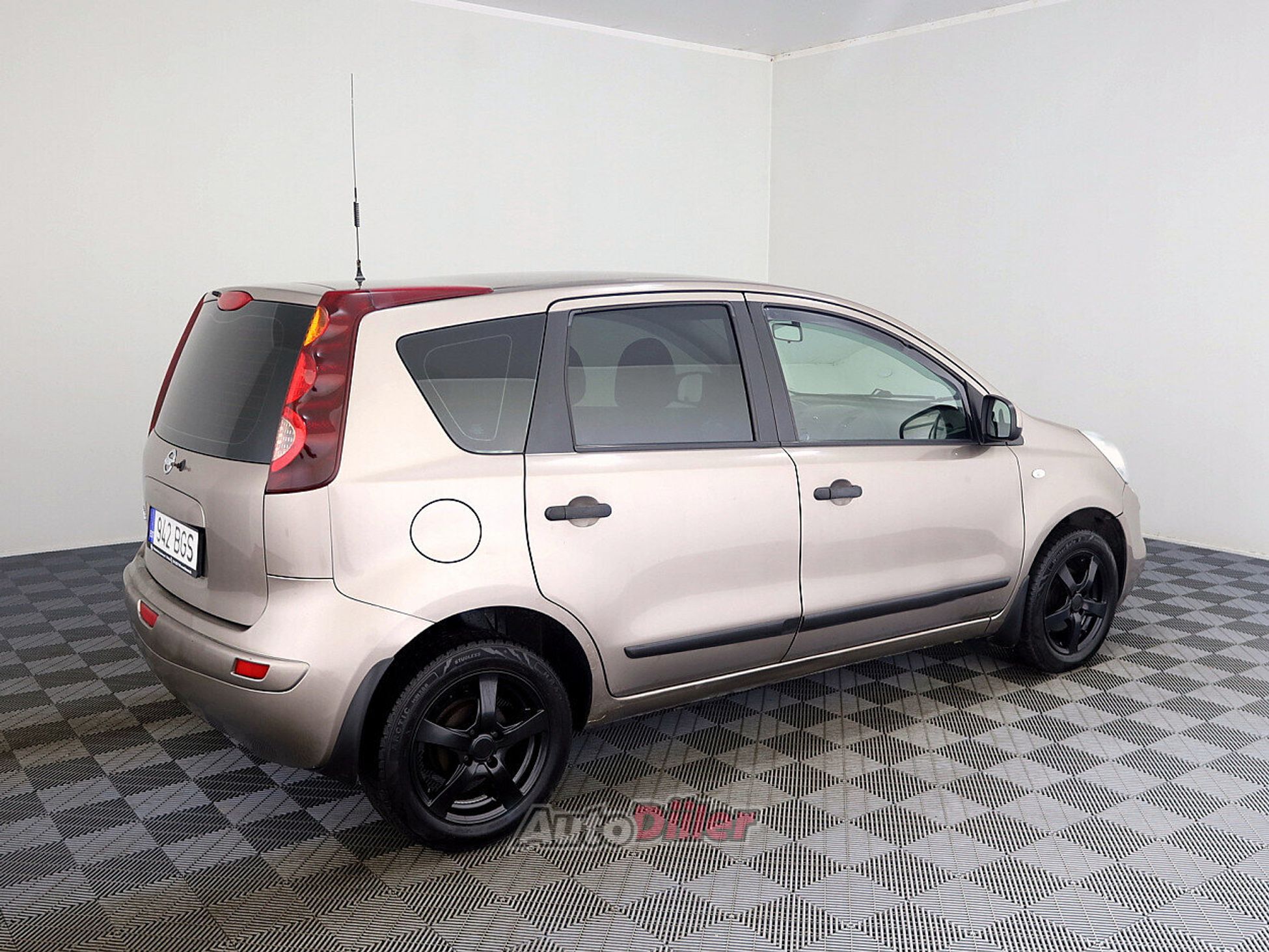 Nissan Note 1.4 65kW 2012, photo 3/7