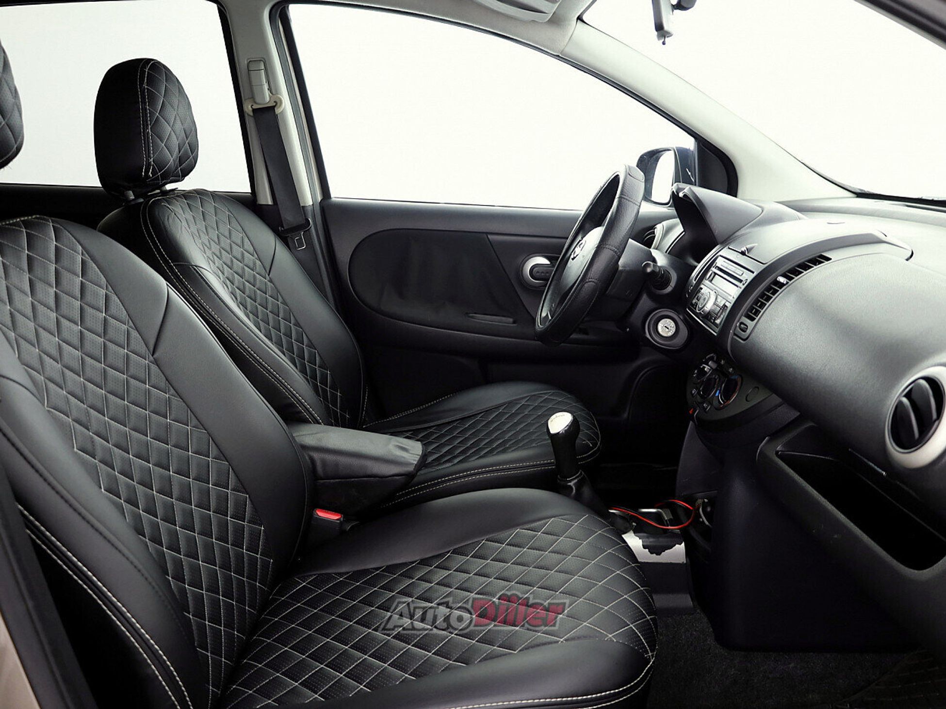 Nissan Note 1.4 65kW 2012, photo 6/7