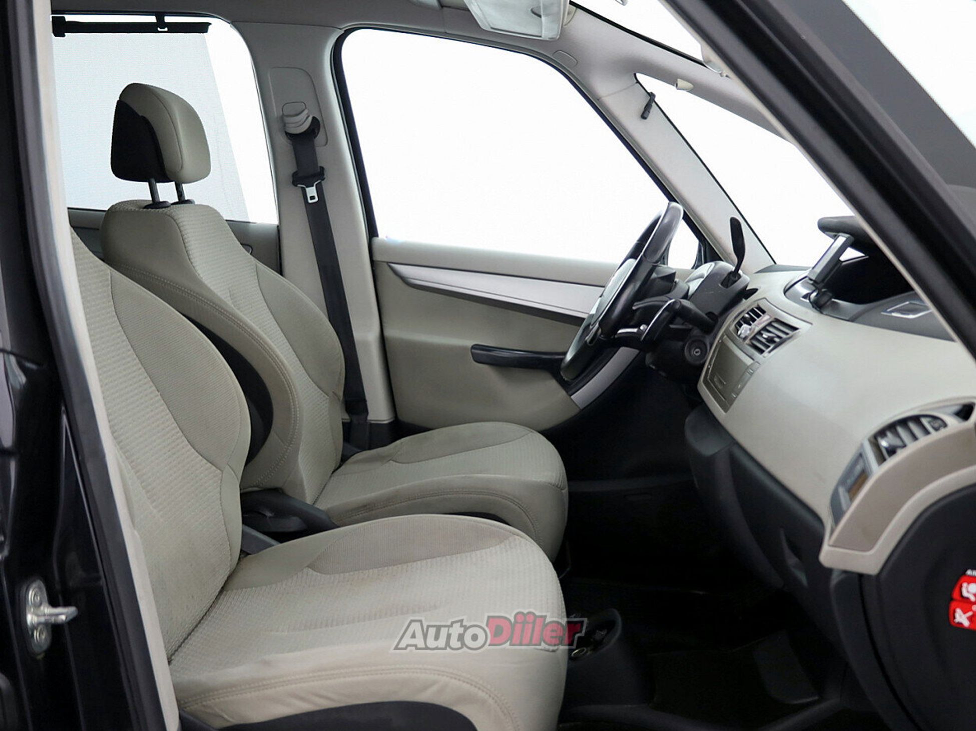 Citroen C4 Picasso 2.0 103kW 2008, photo 6/8