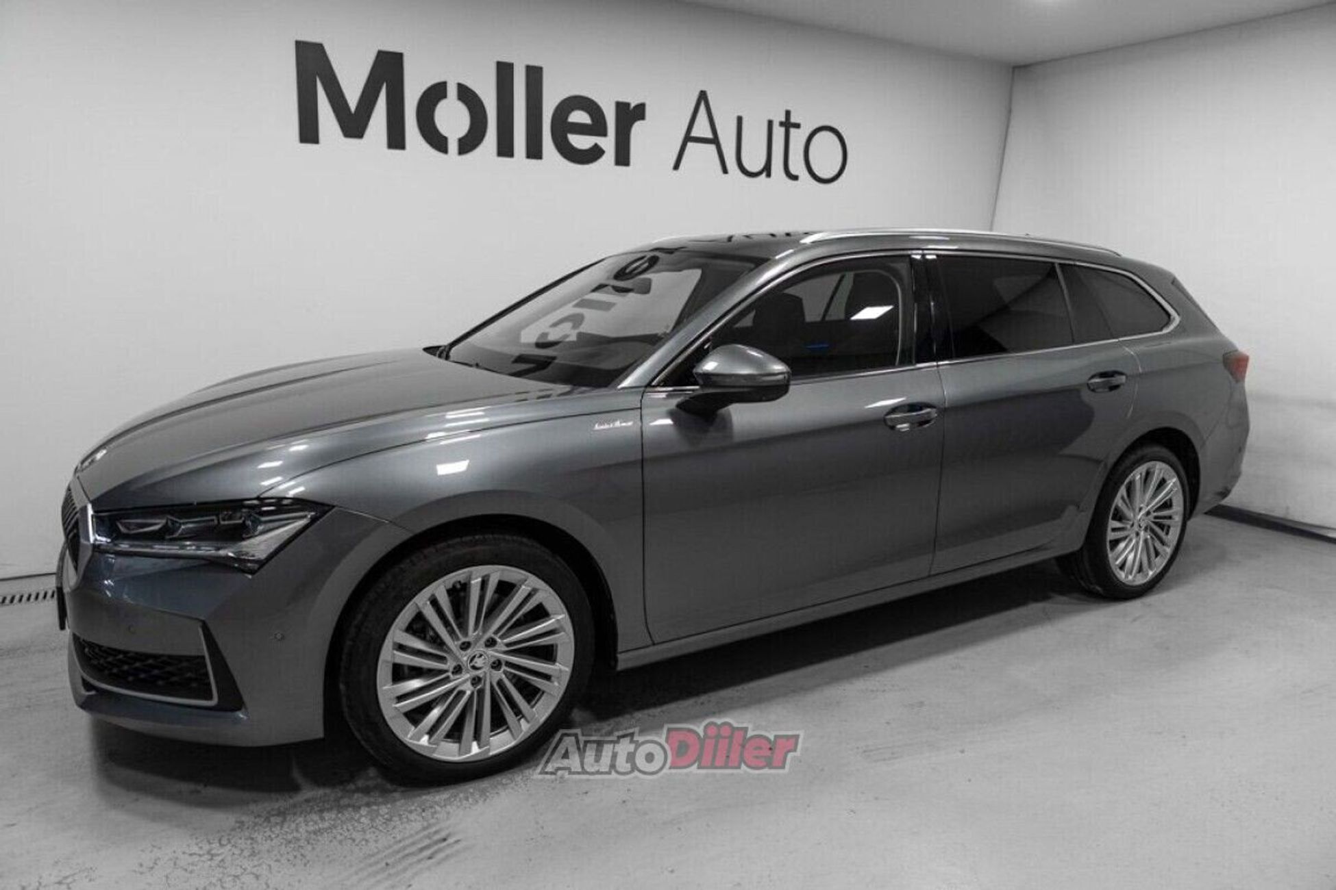 Skoda Superb 2.0 195kW 2024, kuva 2/10