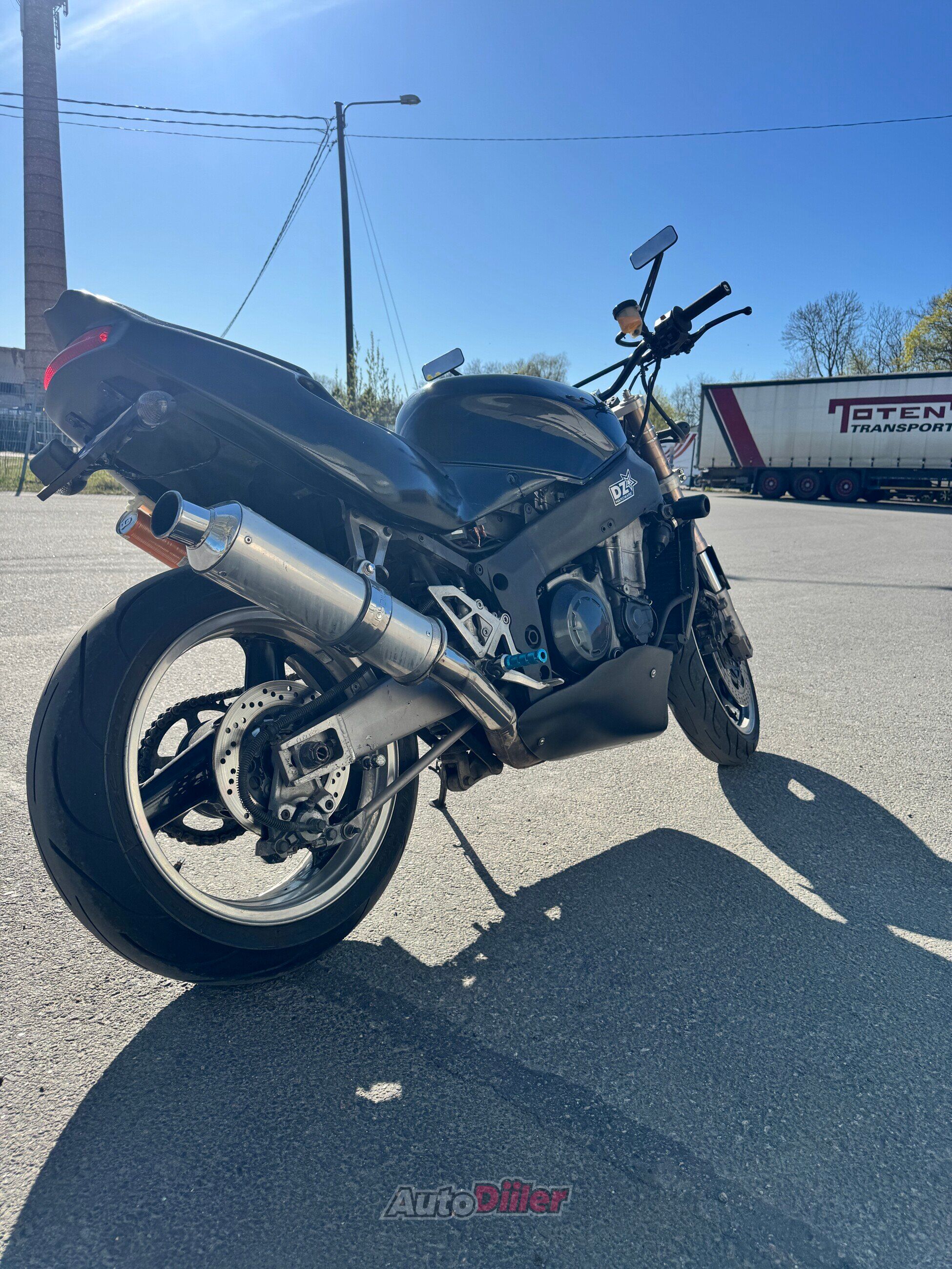 Kawasaki ZX 750 fighter 0.7 72kW 1992, kuva 4/4