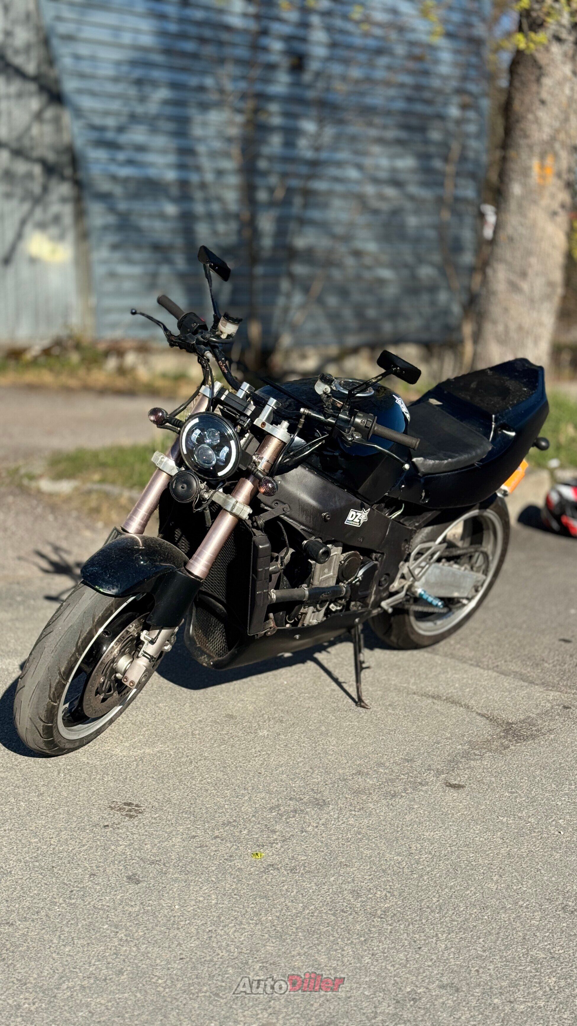 Kawasaki ZX 750 fighter 0.7 72kW 1992, kuva 2/4