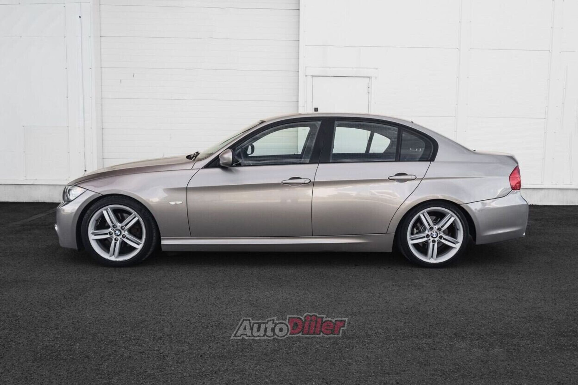 BMW 320 2010, photo 5/10