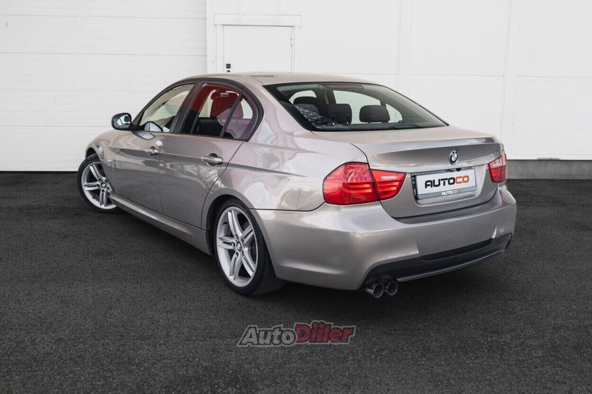 BMW 320 2010, photo 6/10