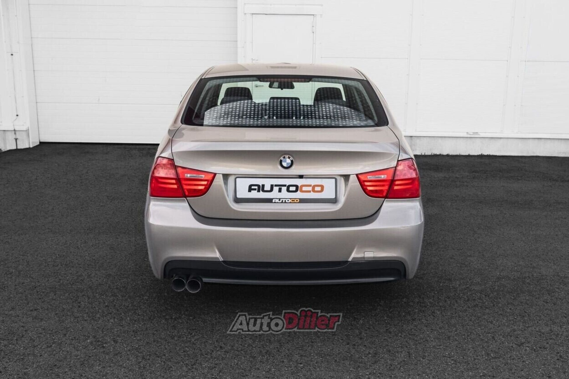 BMW 320 2010, photo 7/10