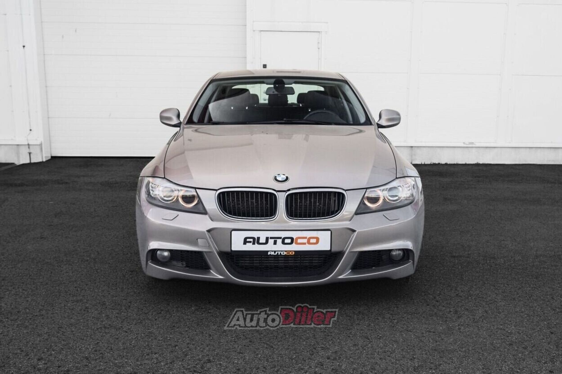 BMW 320 2010, photo 2/10