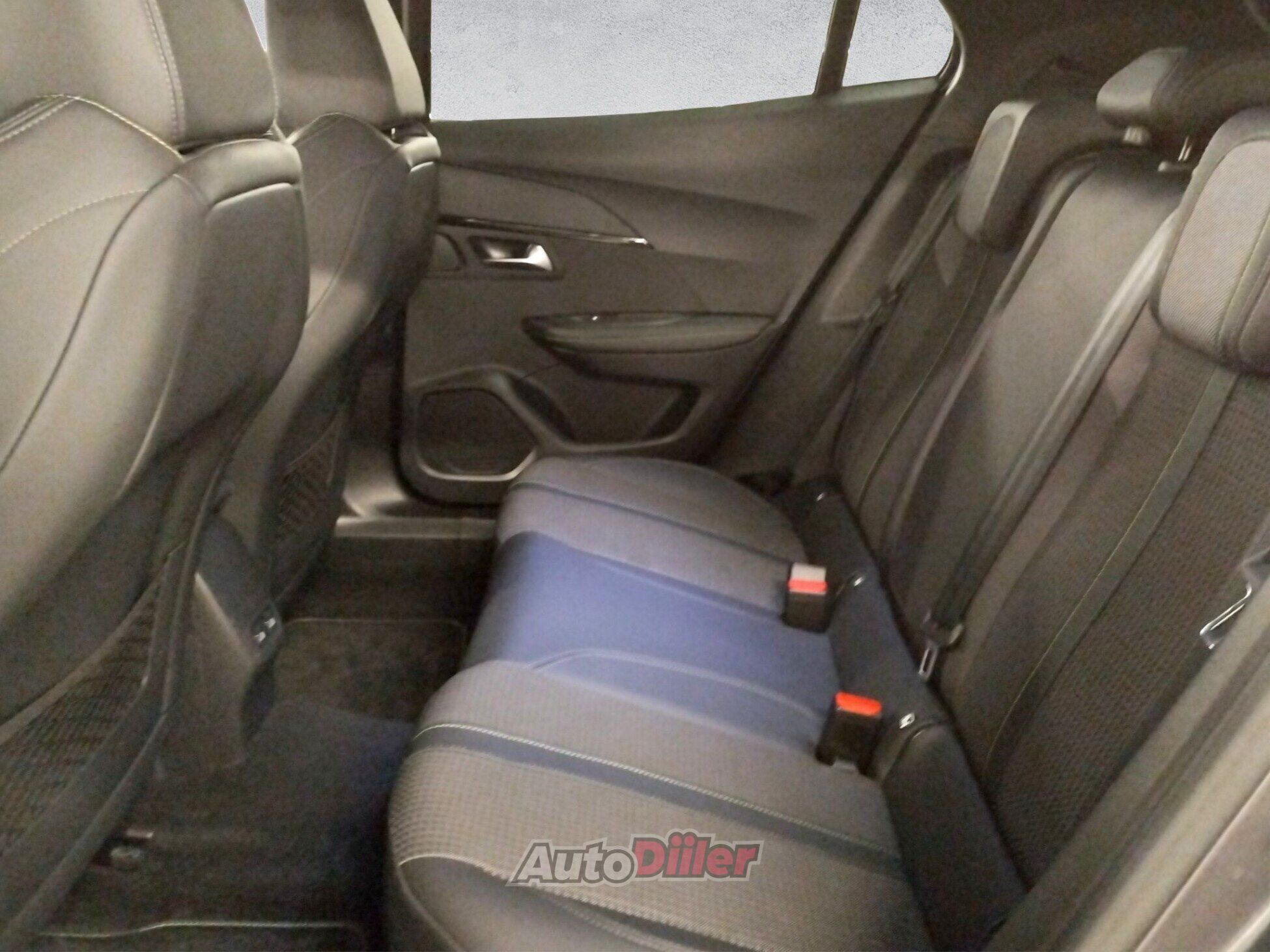 Peugeot 2008 GT BlueHDi 130 AT8 1.5 96kW 2023, photo 7/10
