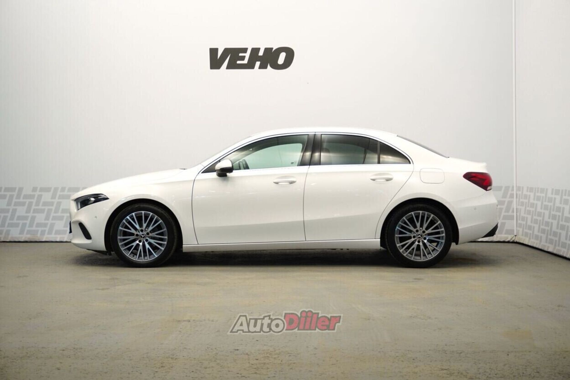 Mercedes-Benz A 180 1.3 100kW 2022, kuva 3/10