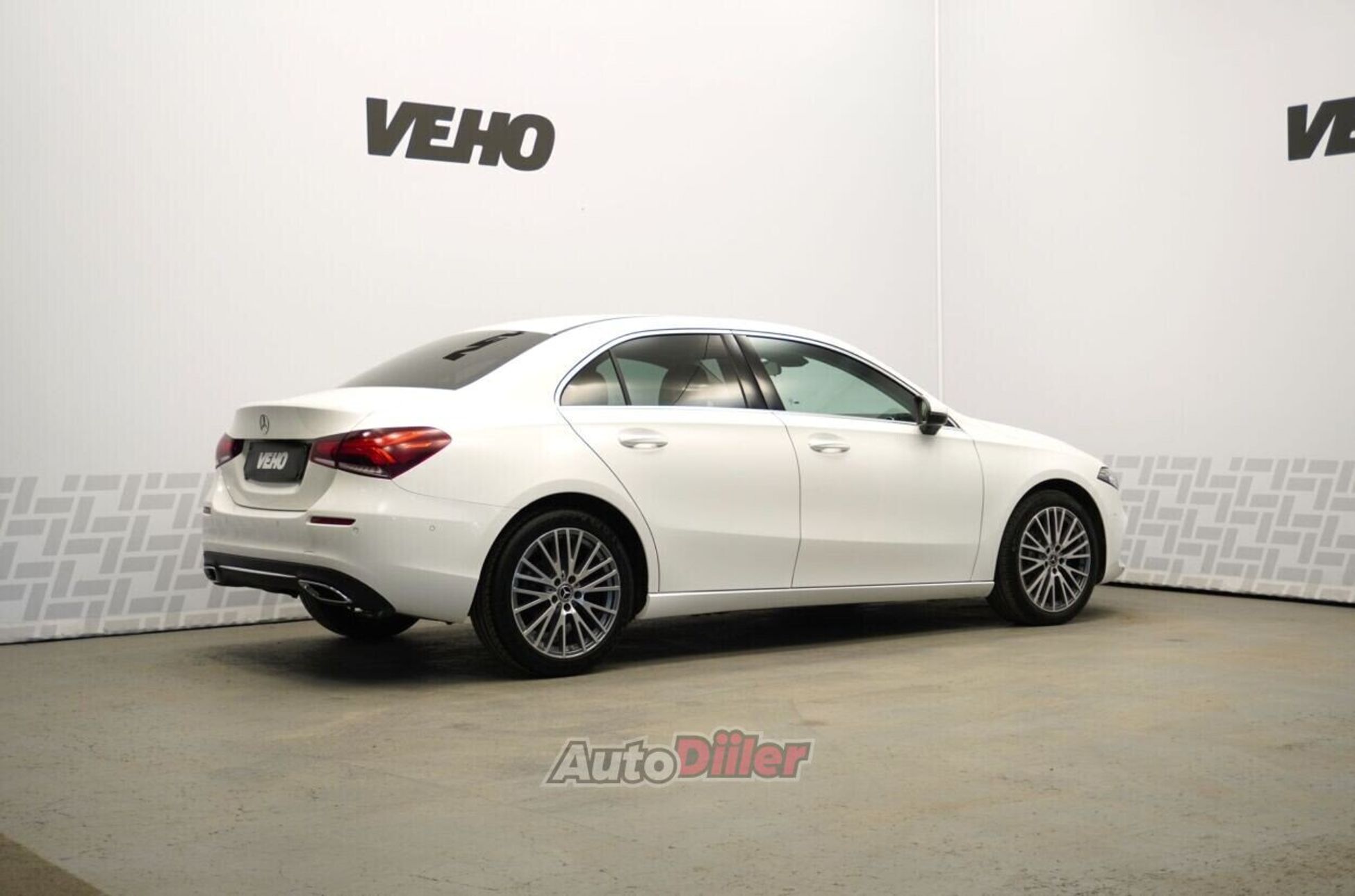 Mercedes-Benz A 180 1.3 100kW 2022, kuva 2/10