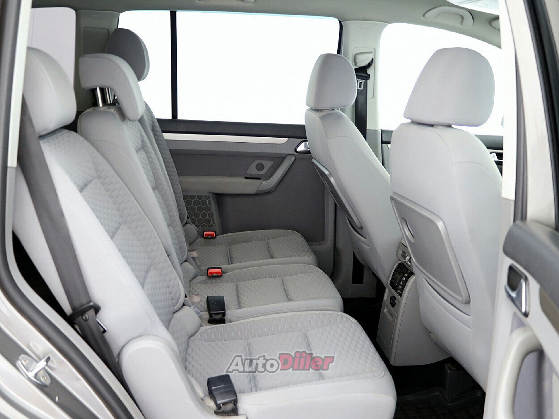 Volkswagen Touran 1.9 77kW 2007, kuva 7/8