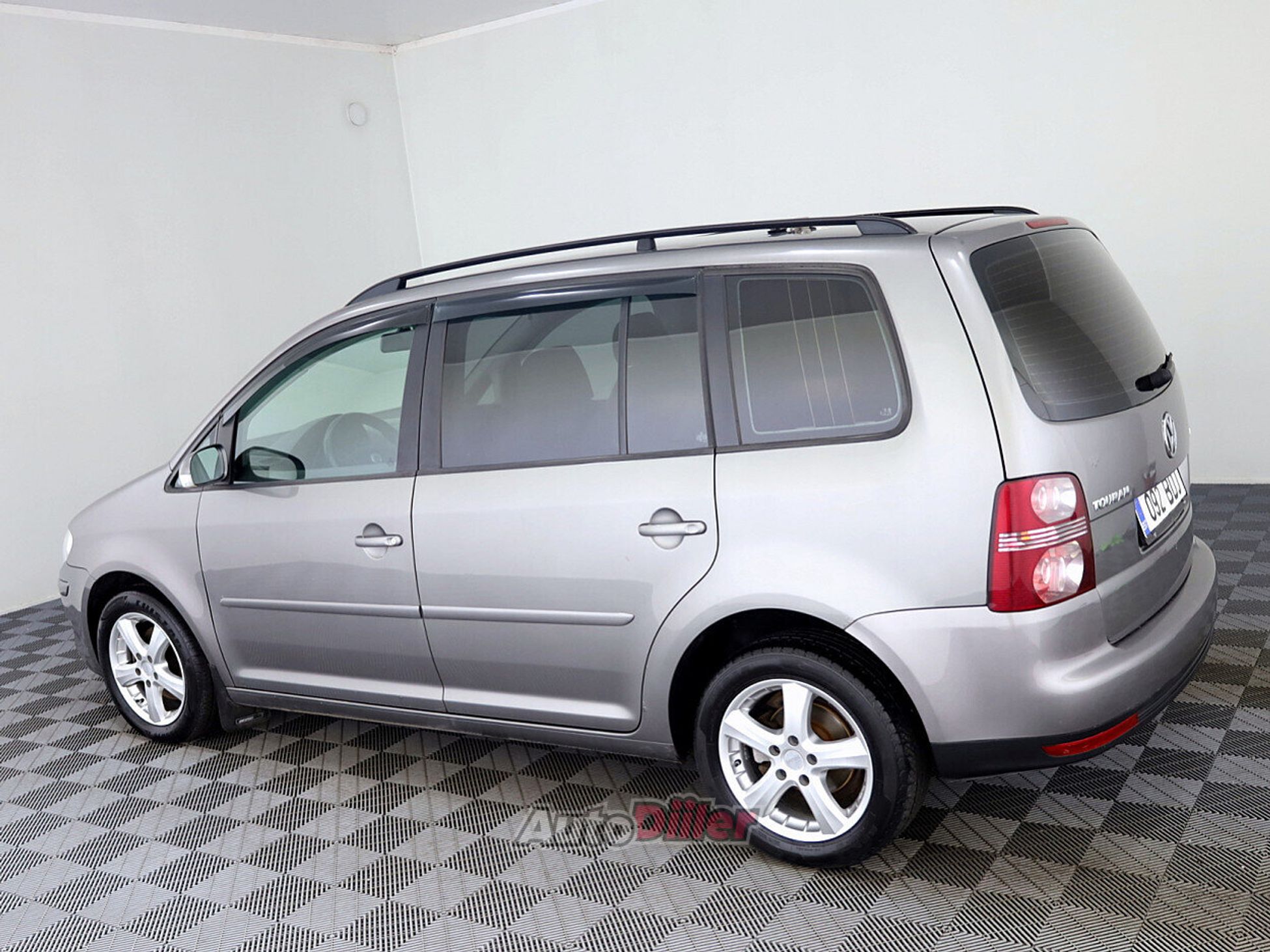 Volkswagen Touran 1.9 77kW 2007, kuva 4/8