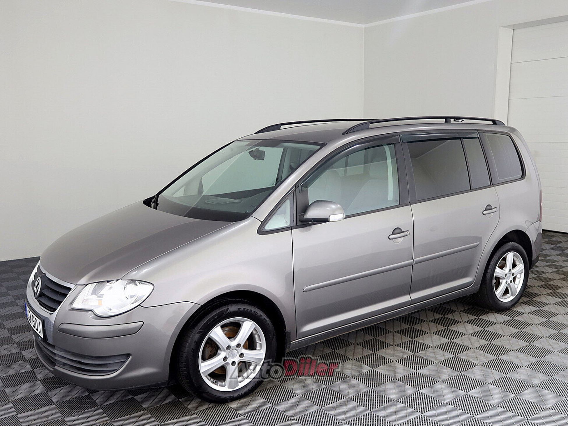Volkswagen Touran 1.9 77kW 2007, kuva 2/8