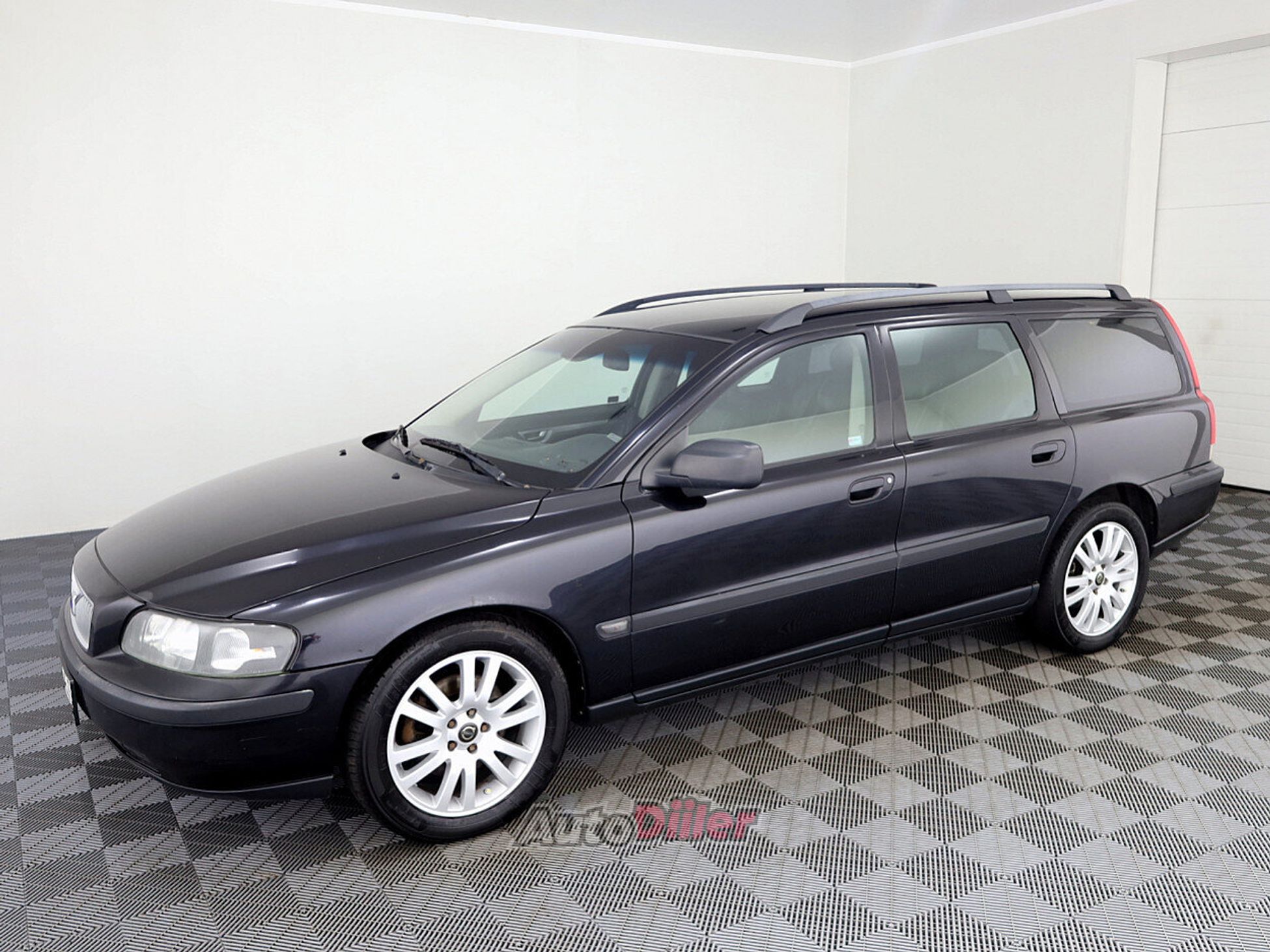 Volvo V70 2.4 120kW 2004, photo 2/7