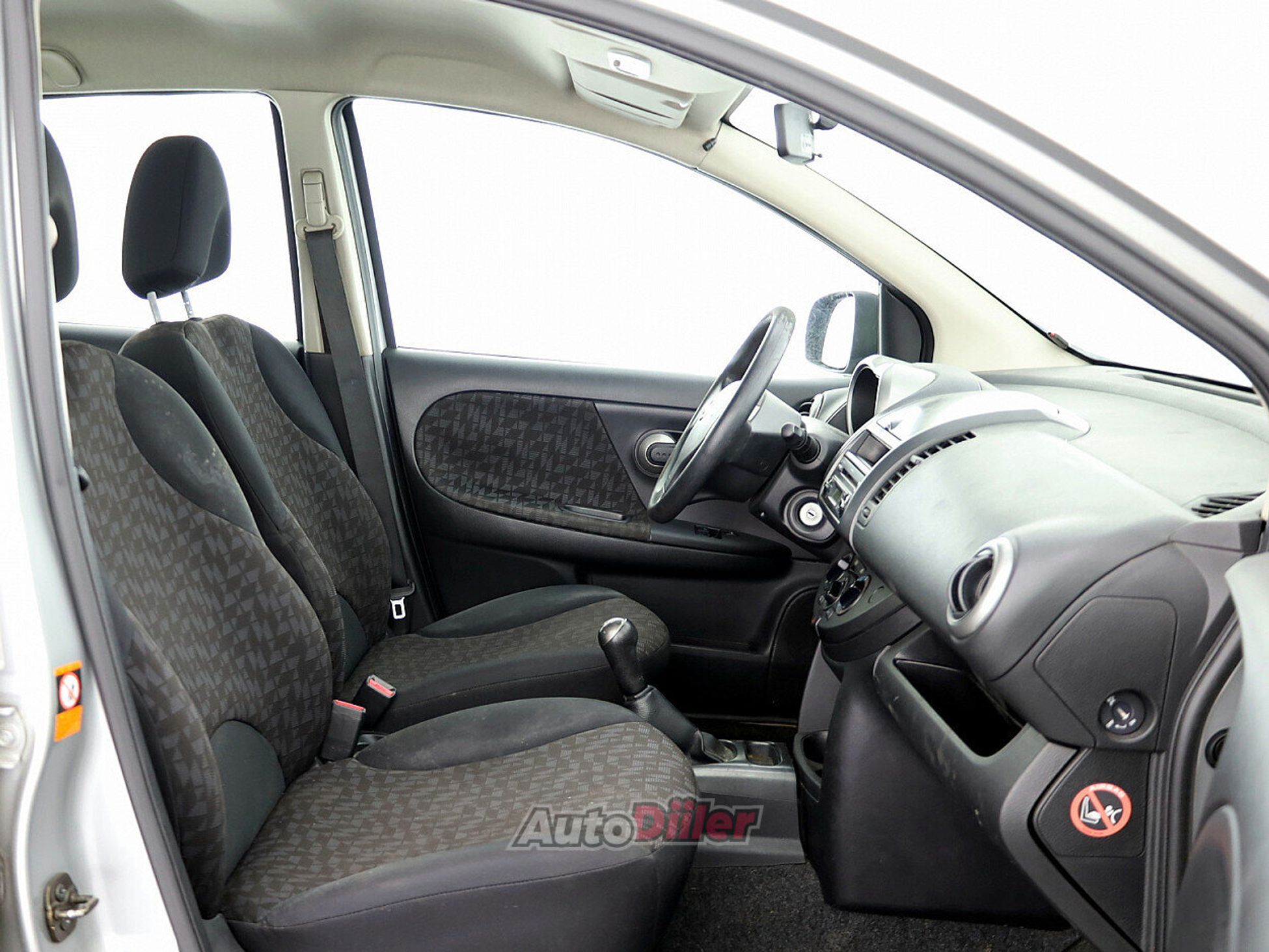 Nissan Note 1.4 65kW 2006, photo 6/7