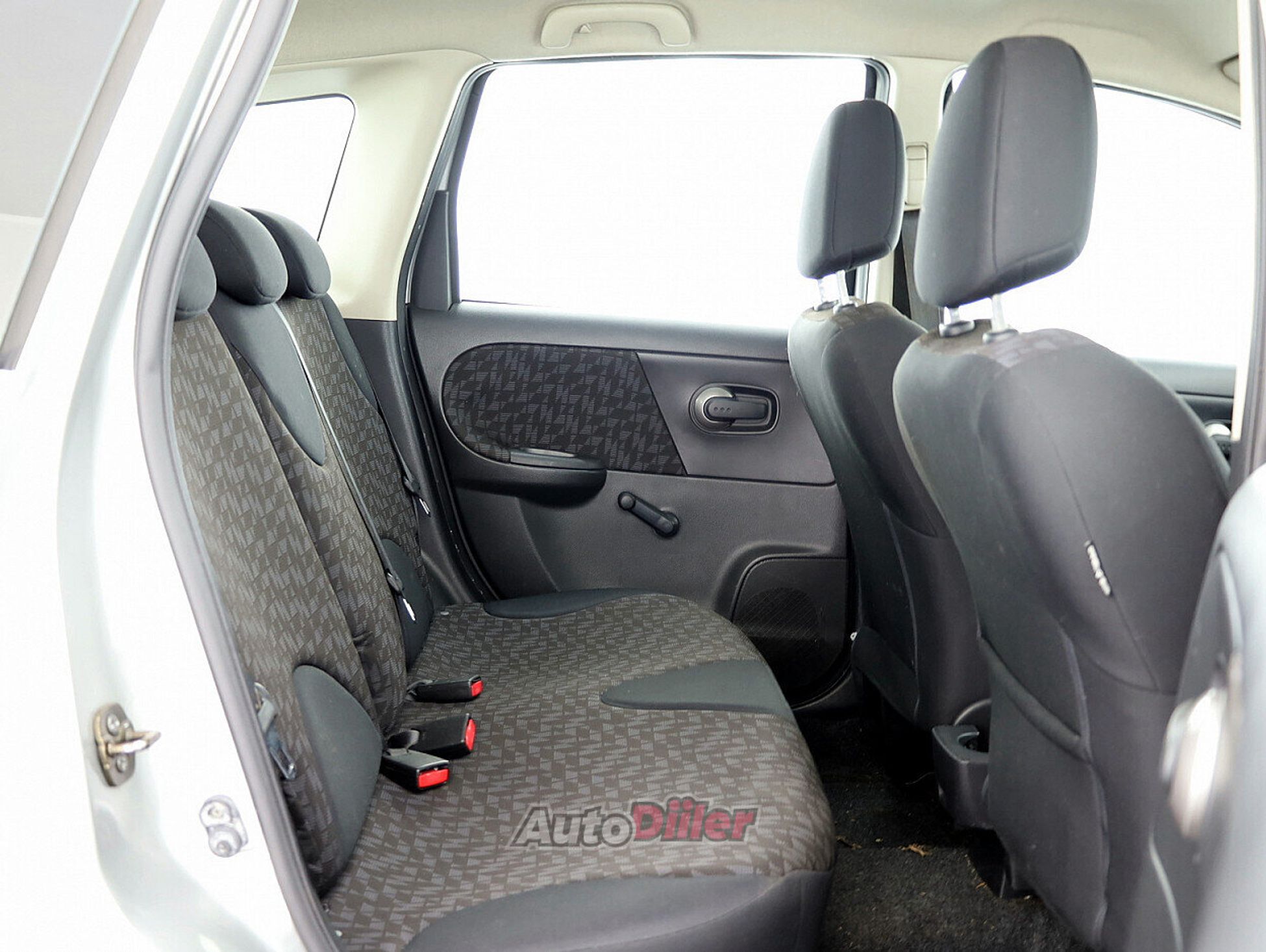 Nissan Note 1.4 65kW 2006, photo 7/7