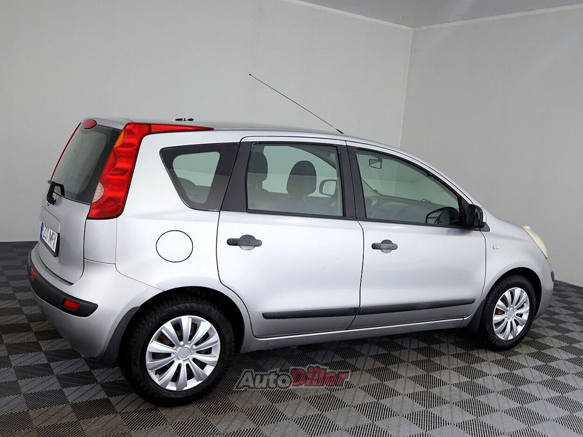Nissan Note 1.4 65kW 2006, photo 3/7
