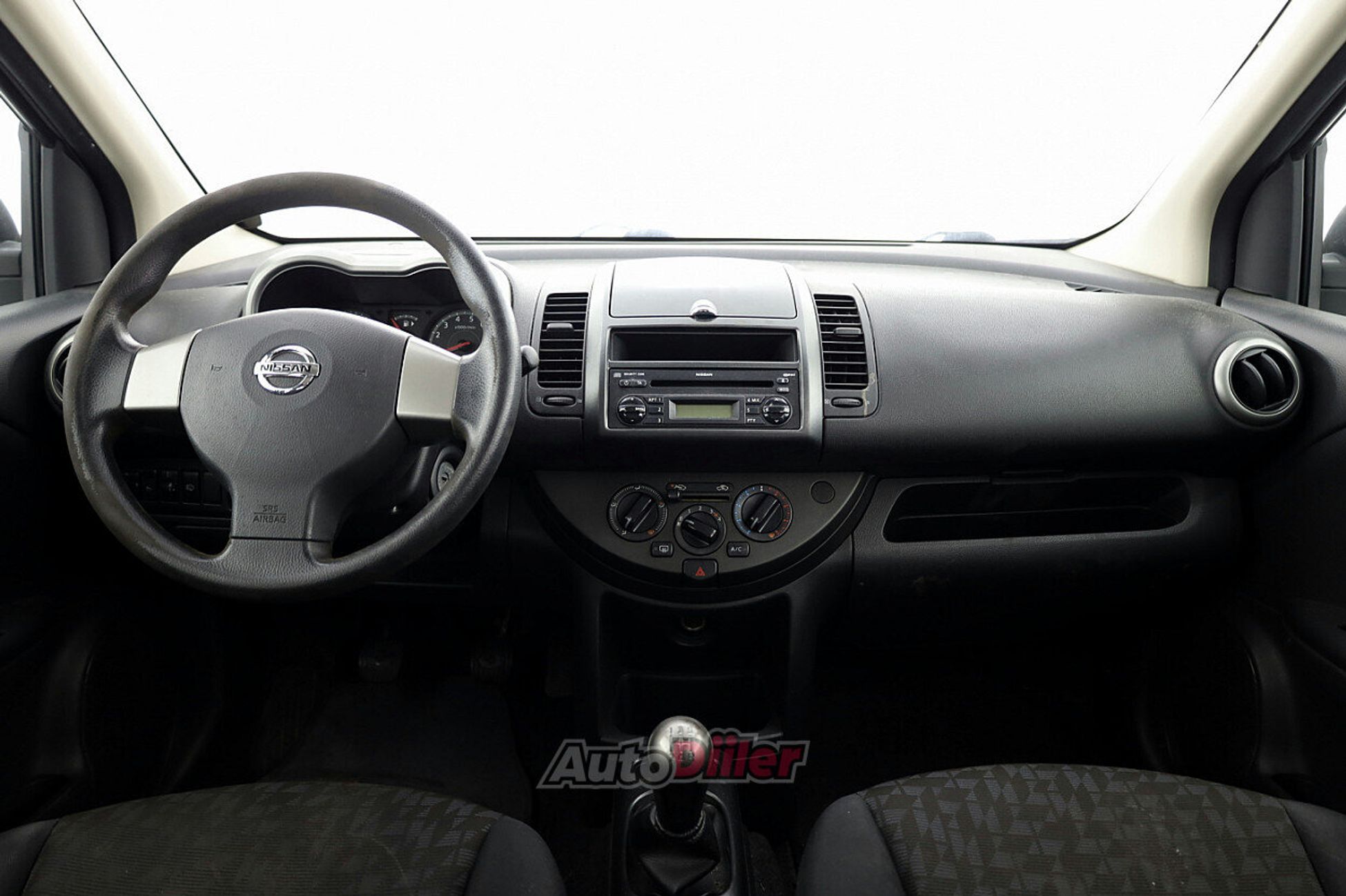 Nissan Note 1.4 65kW 2006, photo 5/7