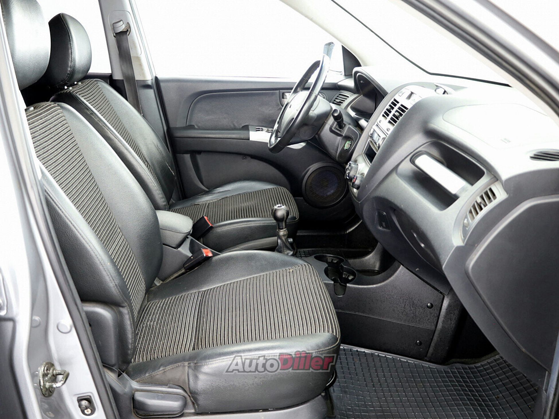 Kia Sportage 2.0 104kW 2006, kuva 6/7