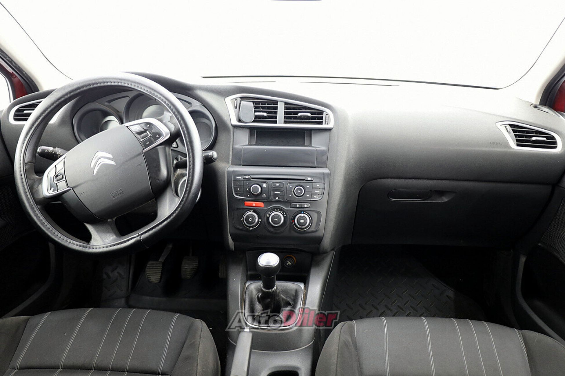 Citroen C4 1.6 68kW 2012, photo 5/7