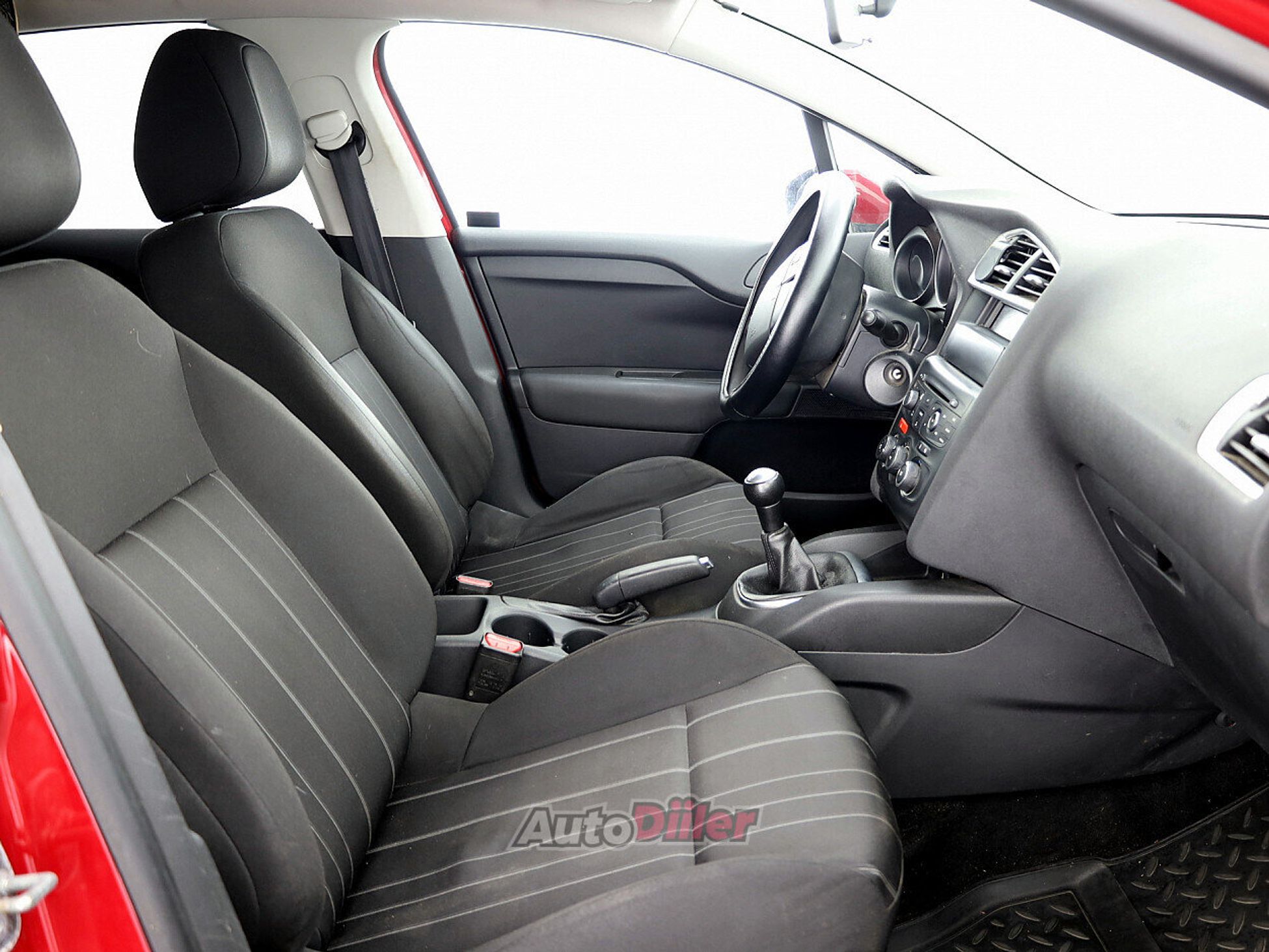 Citroen C4 1.6 68kW 2012, photo 6/7