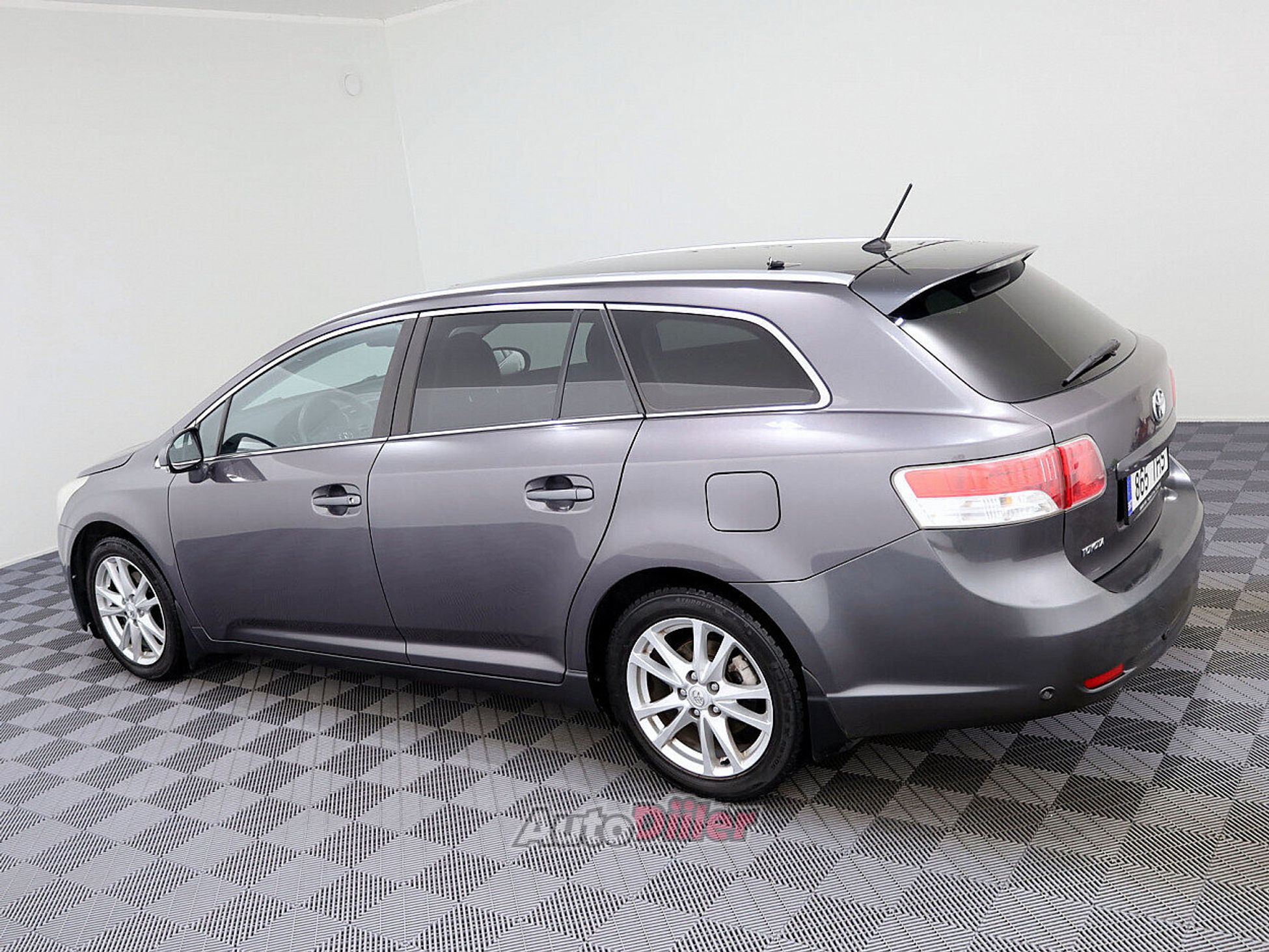 Toyota Avensis 1.8 108kW 2010, photo 4/8