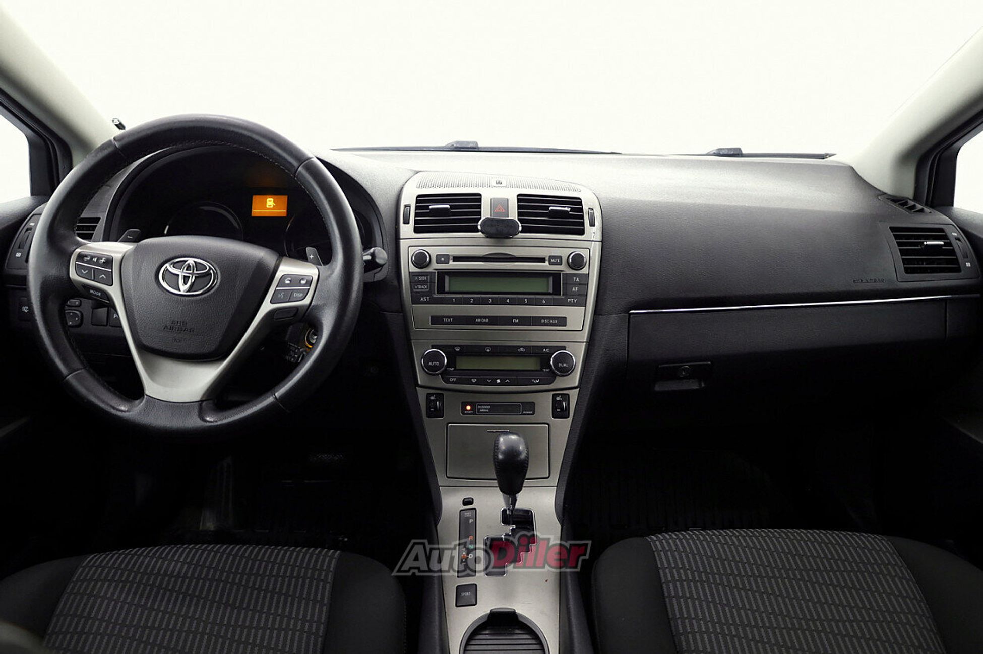 Toyota Avensis 1.8 108kW 2010, photo 5/8