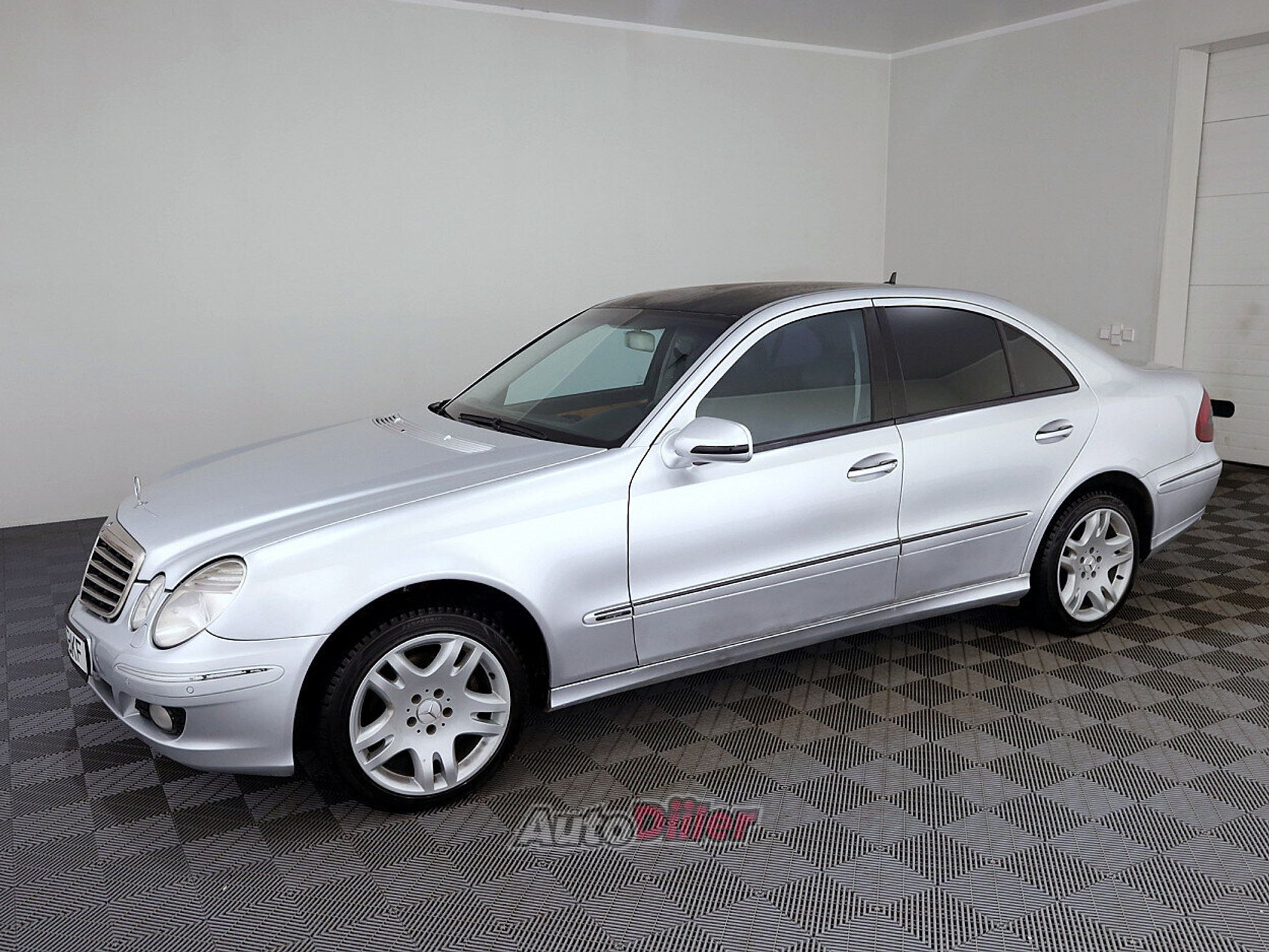 Mercedes-Benz E 320 3.0 165kW 2007, photo 2/7