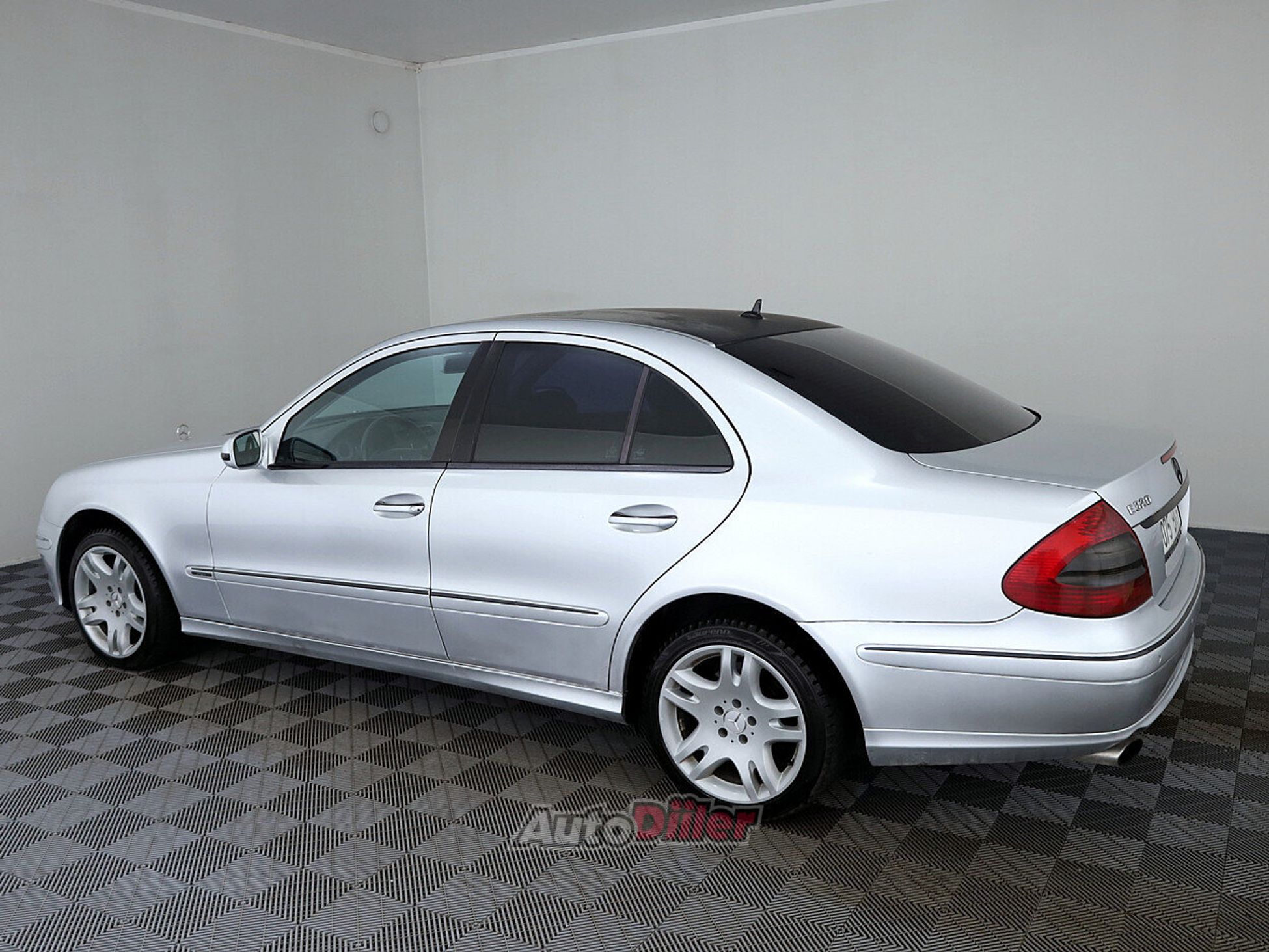 Mercedes-Benz E 320 3.0 165kW 2007, photo 4/7