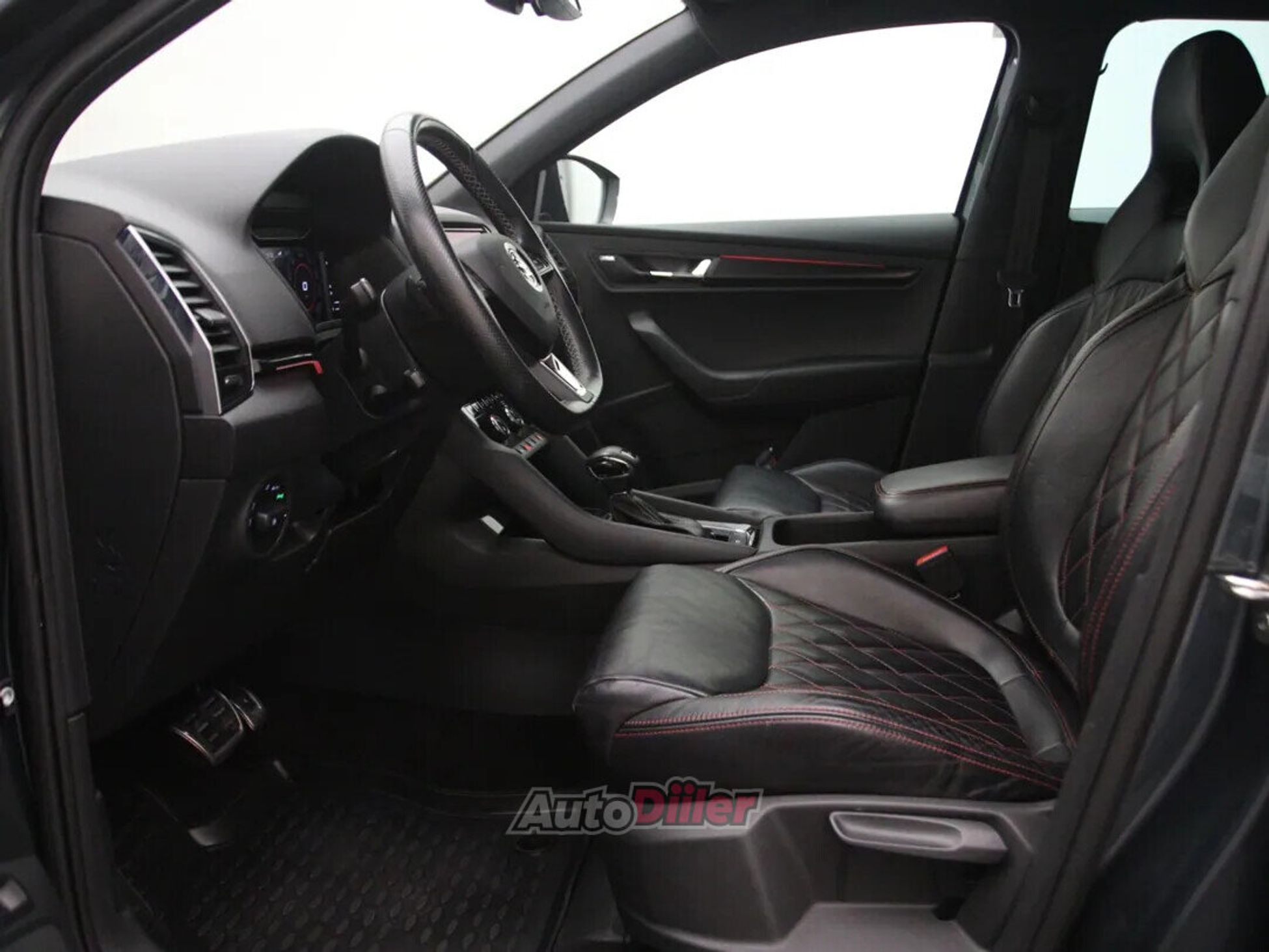 Skoda Karoq Sportline Business 1.5 110kW 2020, kuva 4/10
