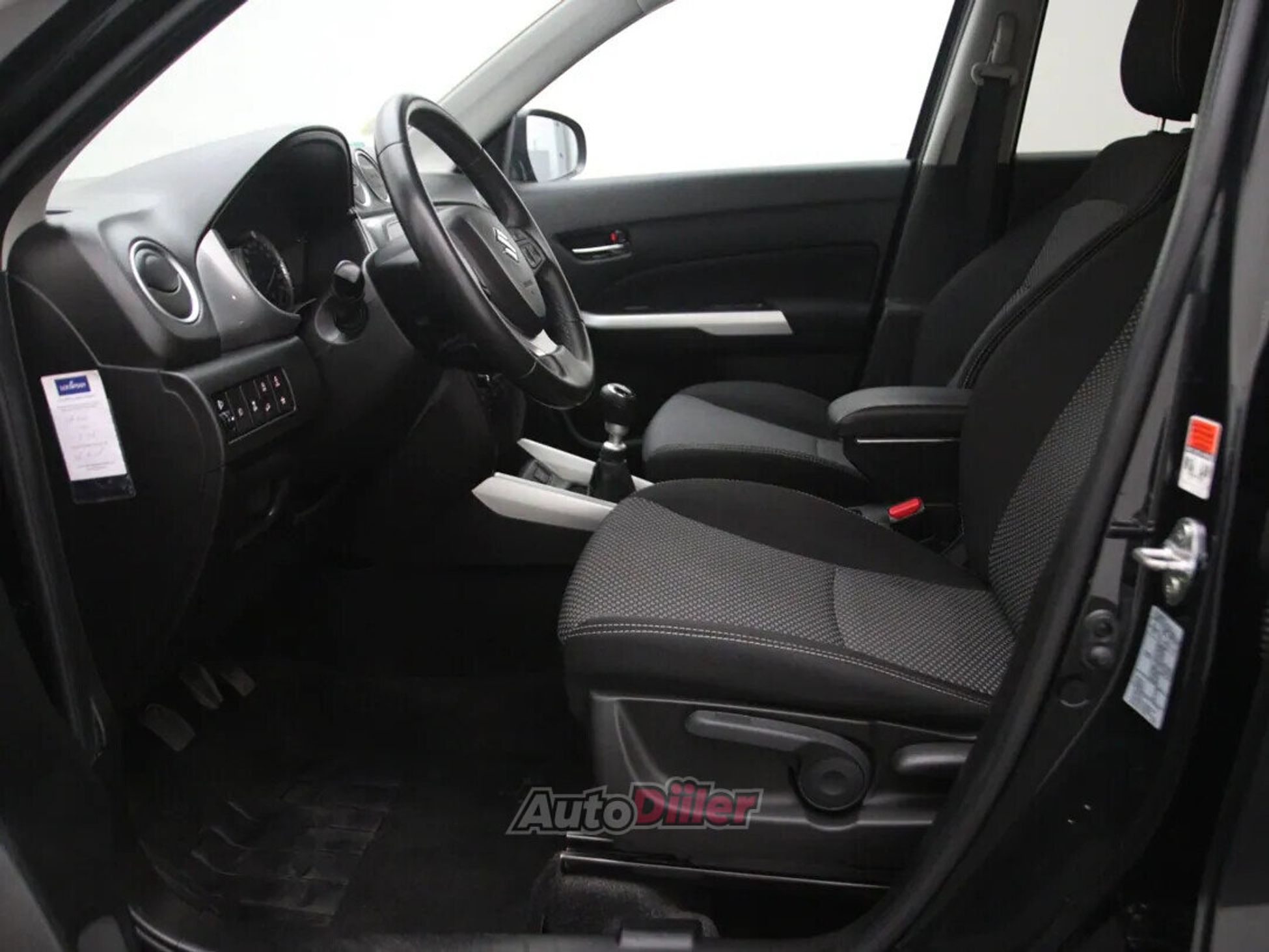 Suzuki Vitara Exclusive Allgrip 1.6 88kW 2016, kuva 4/10