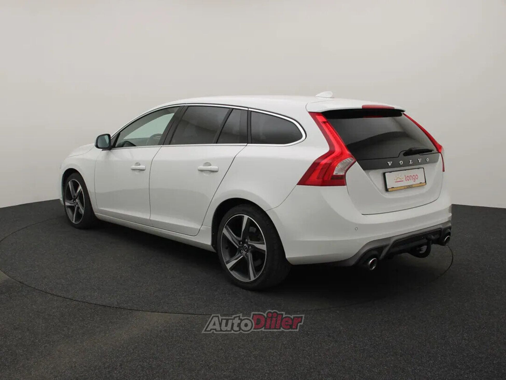 Volvo V60 R-Design 2.0 140kW 2018, kuva 7/10