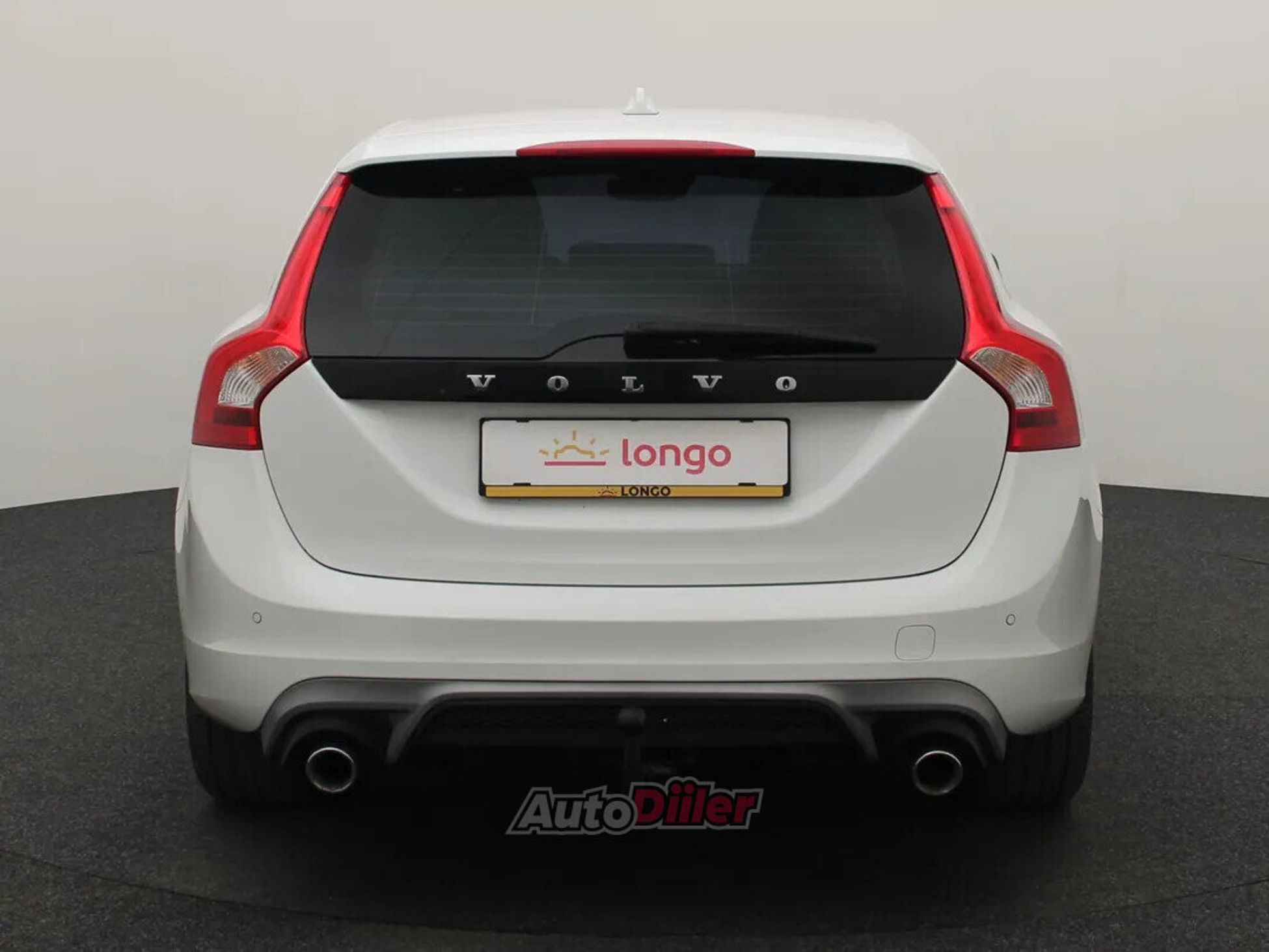 Volvo V60 R-Design 2.0 140kW 2018, kuva 5/10