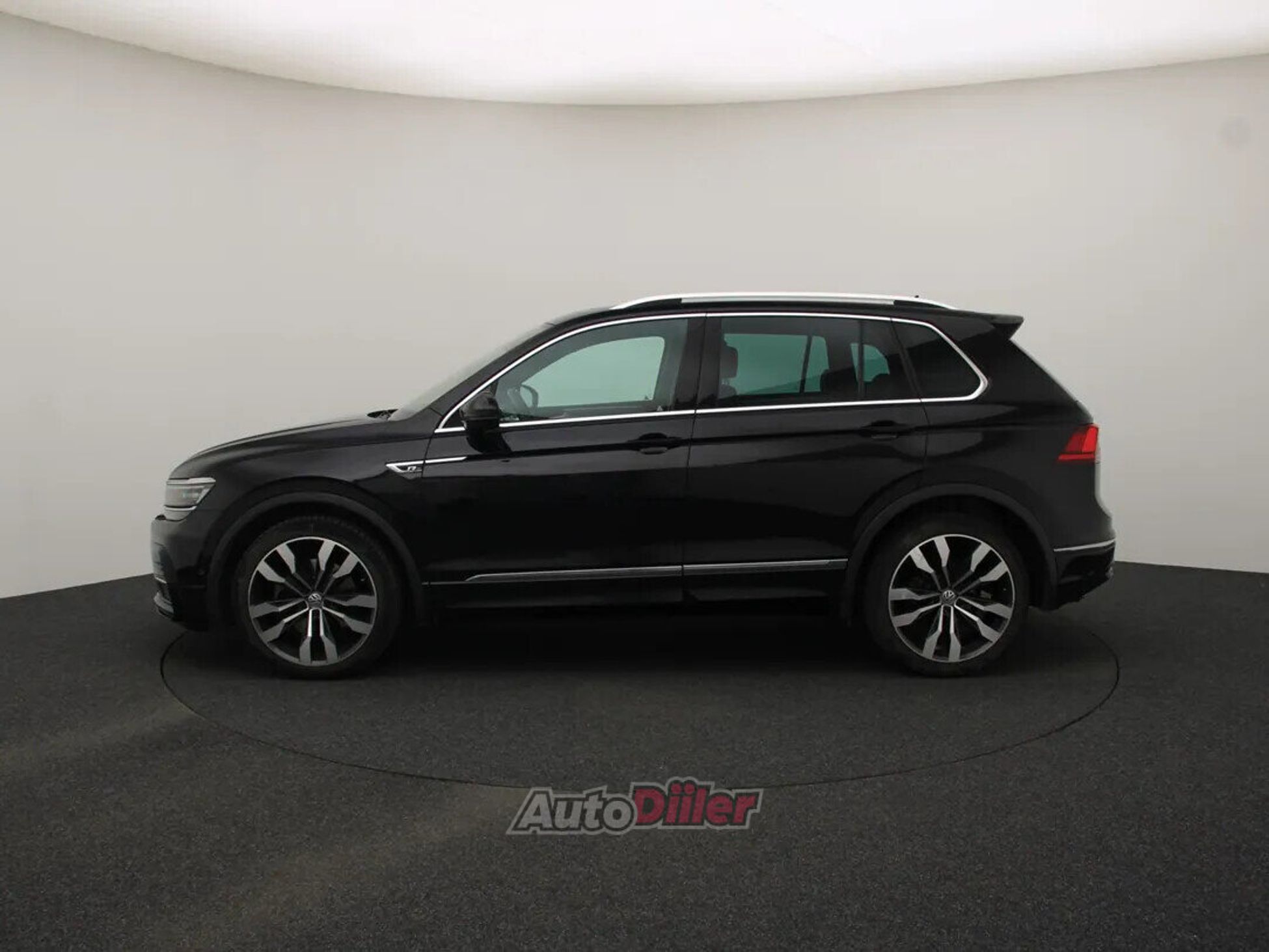 Volkswagen Tiguan R-Line 2.0 132kW 2018, photo 6/10