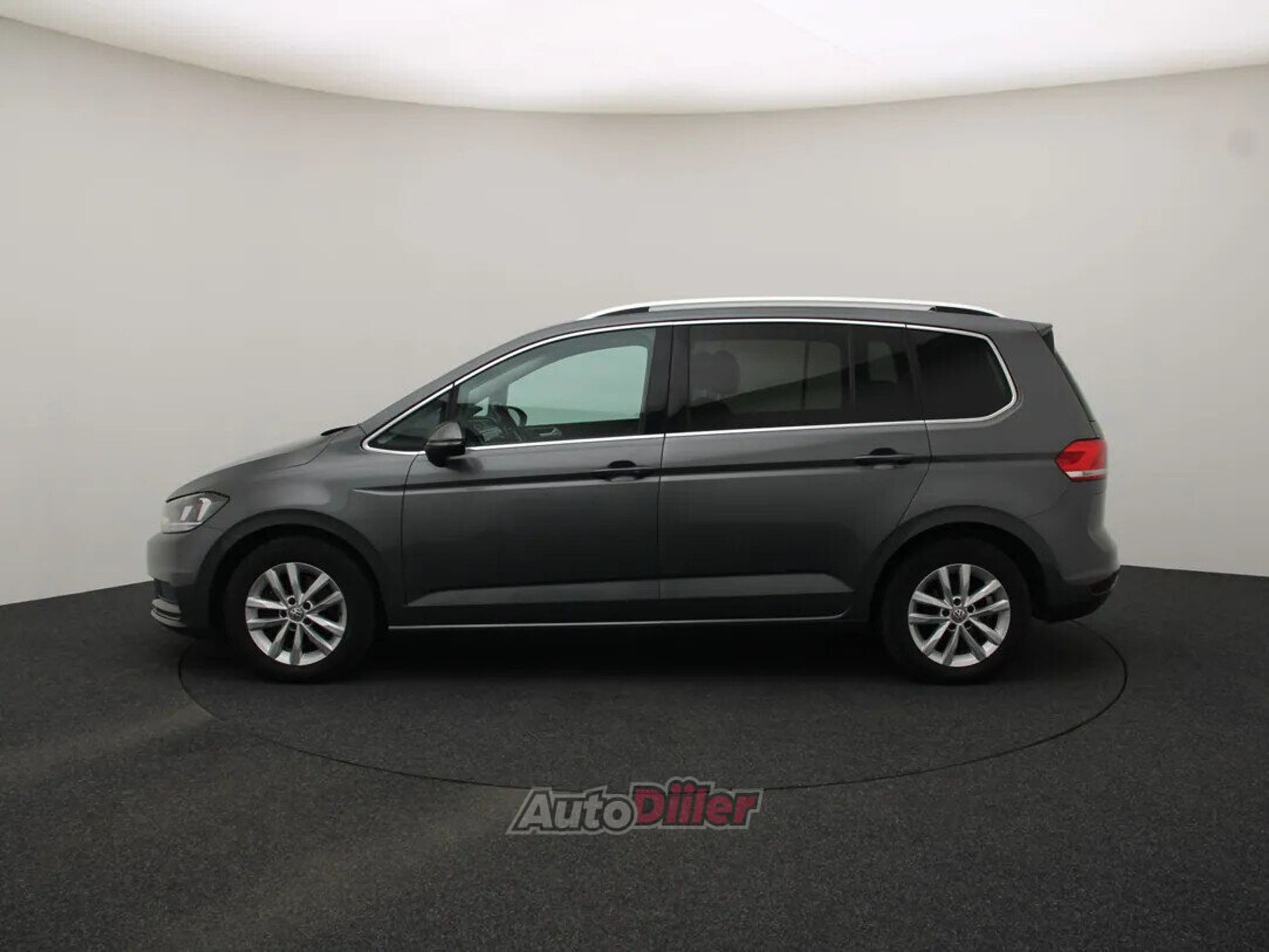 Volkswagen Touran Highline 1.6 85kW 2018, photo 6/10