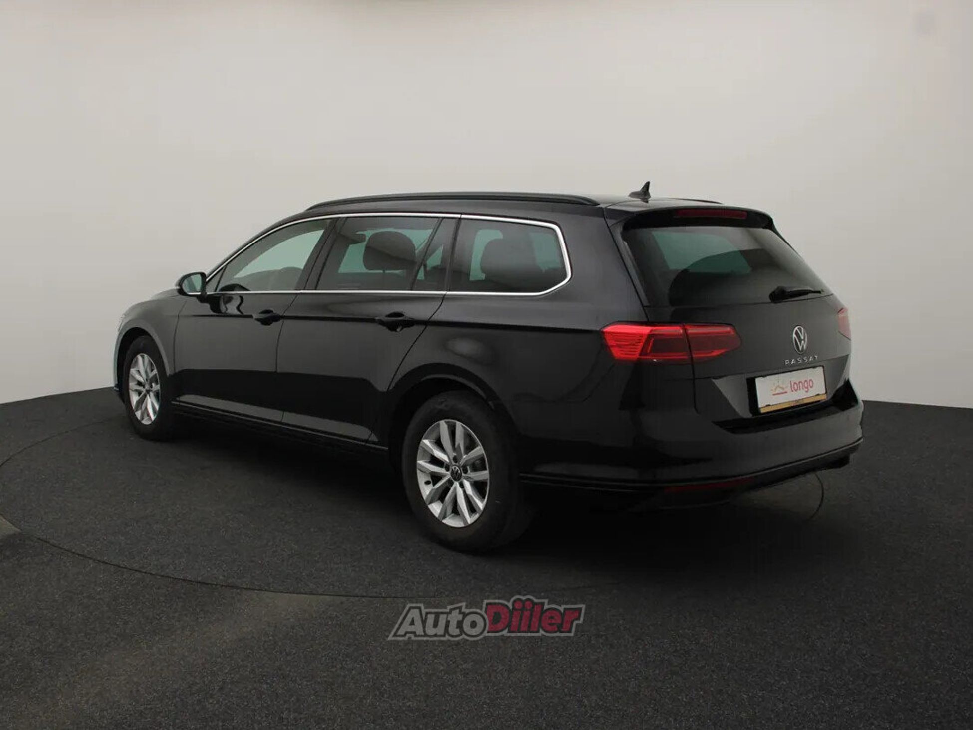 Volkswagen Passat 2023, photo 7/10