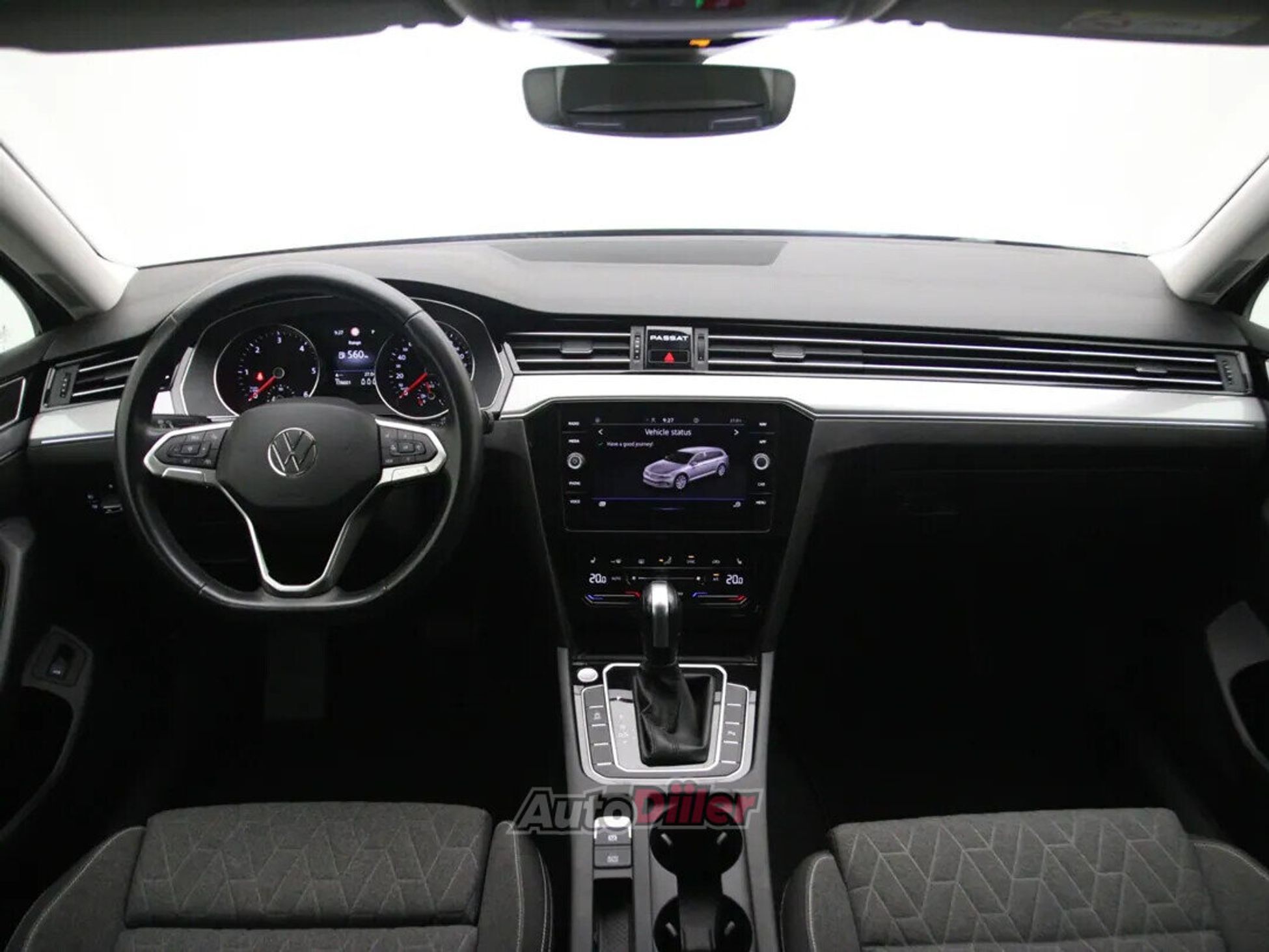 Volkswagen Passat 2023, photo 2/10