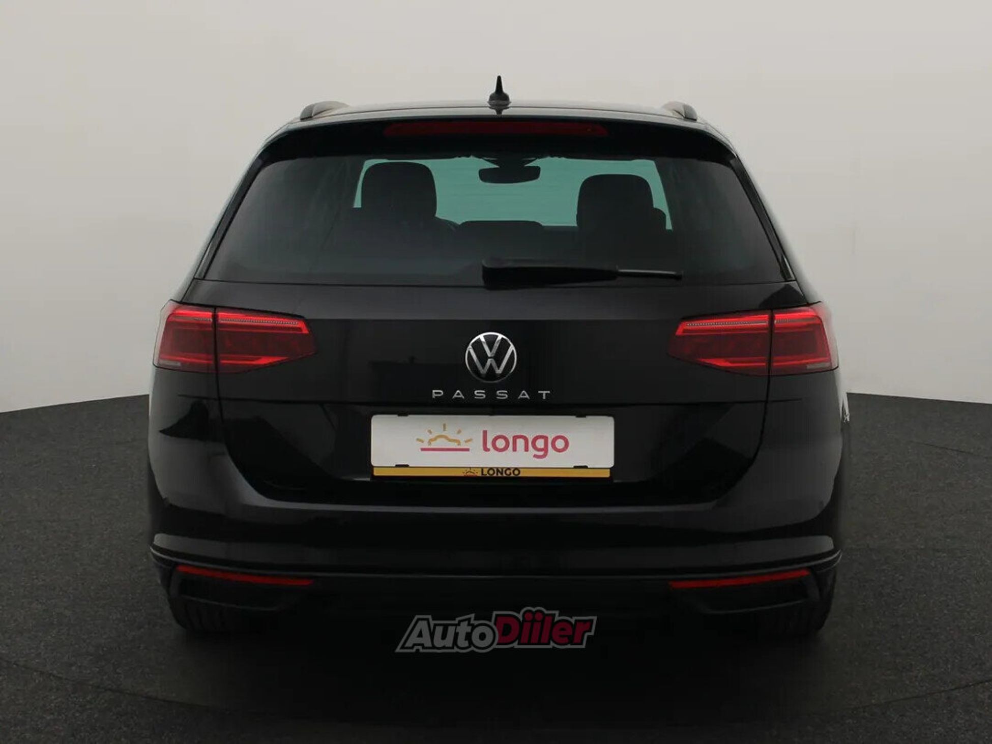 Volkswagen Passat 2023, photo 5/10