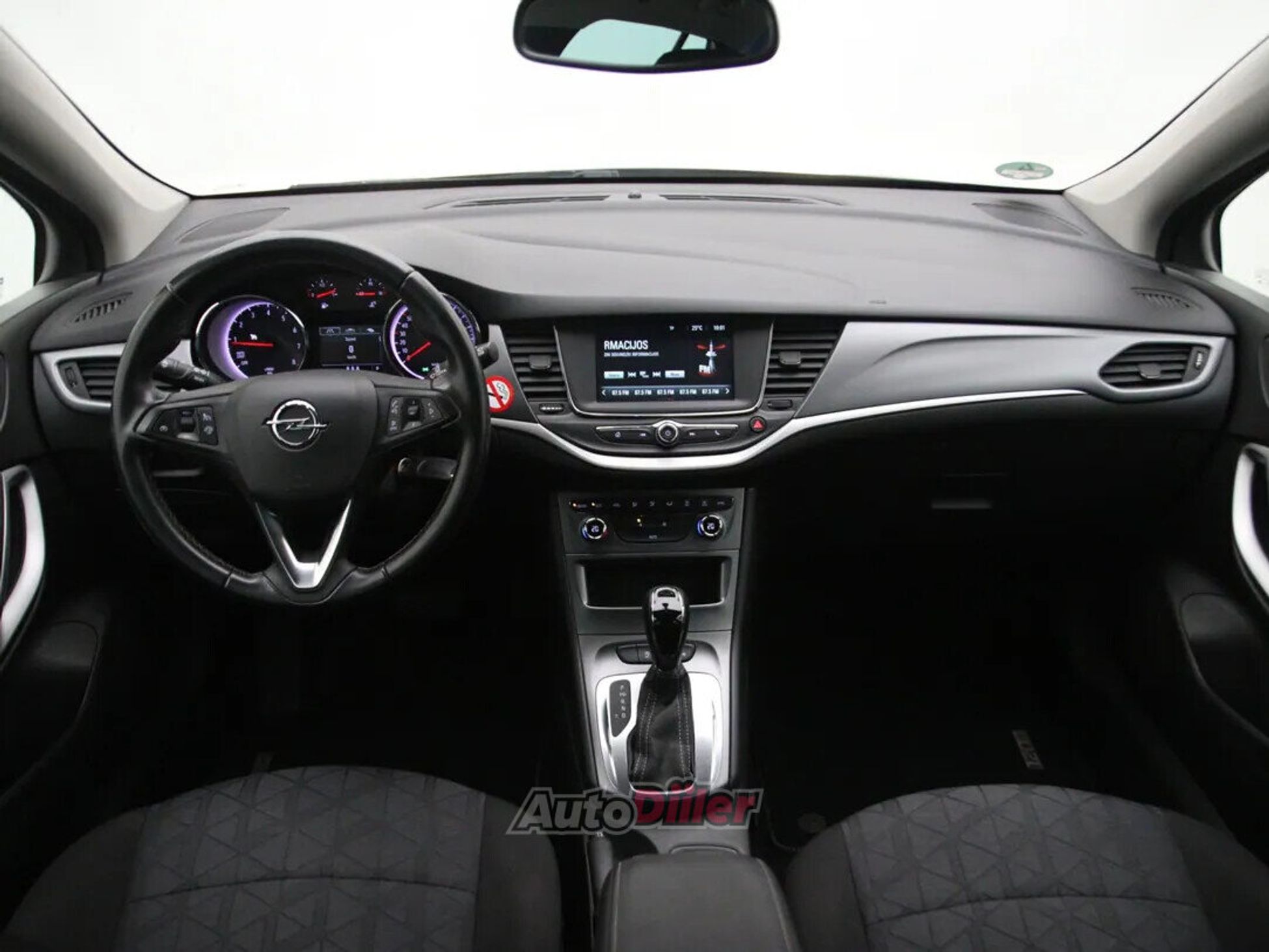 Opel Astra 120 Year Edition 1.4 110kW 2019, photo 2/10
