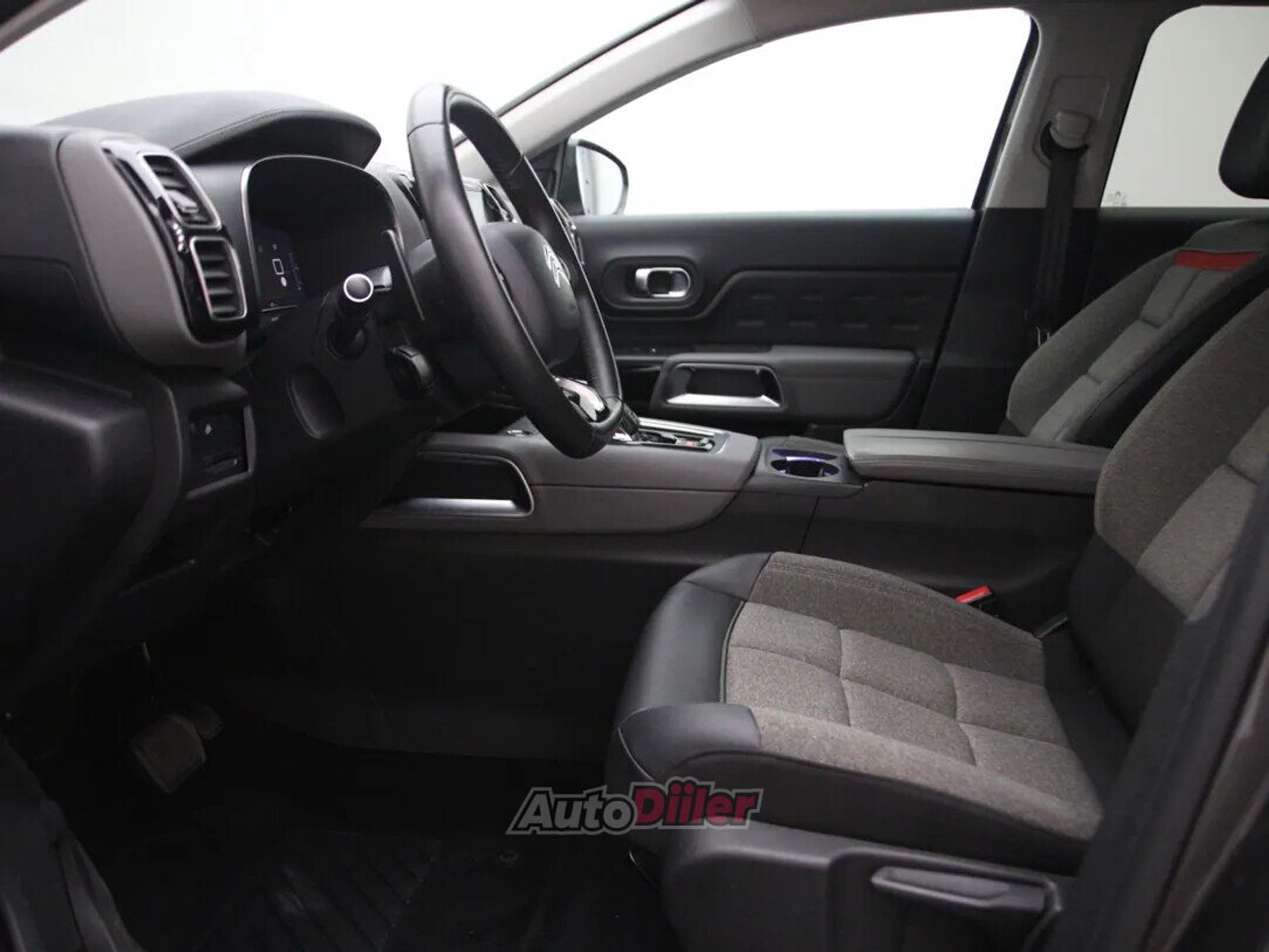 Citroen C5 Aircross Feel 1.5 96kW 2021, photo 4/10