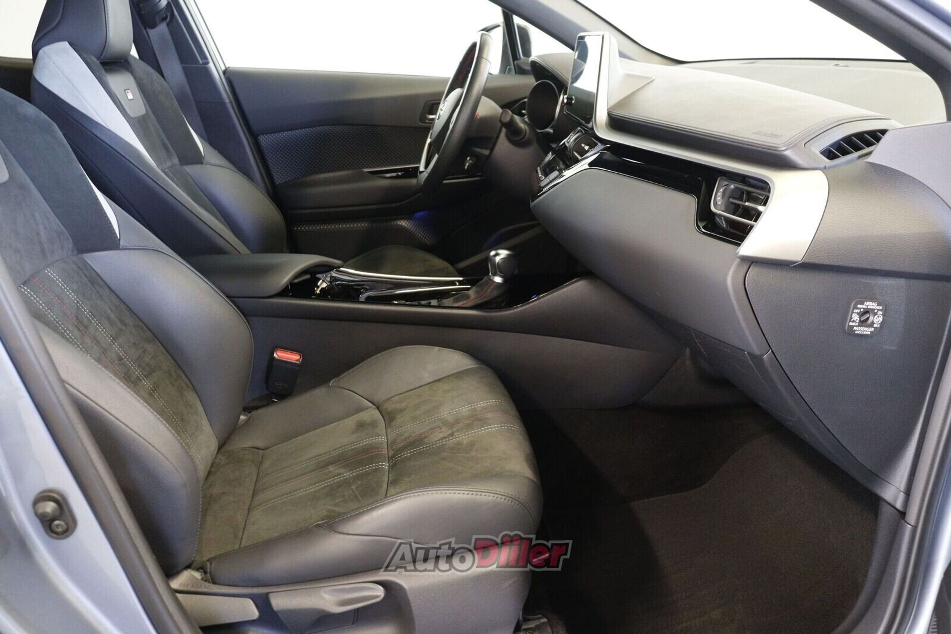 Toyota C-HR GR Sport 1.8 72kW 2022, photo 6/10