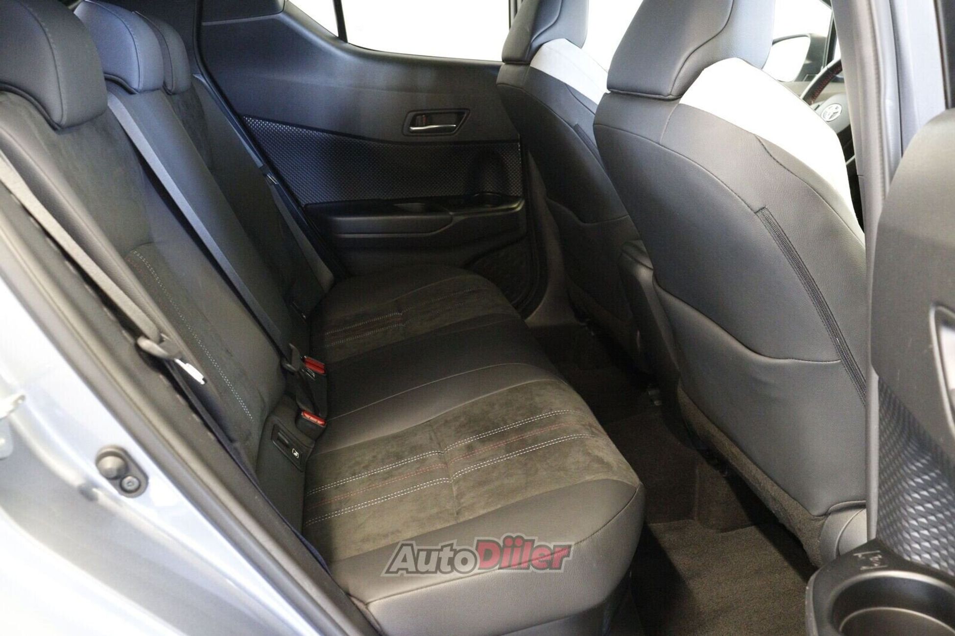 Toyota C-HR GR Sport 1.8 72kW 2022, photo 7/10