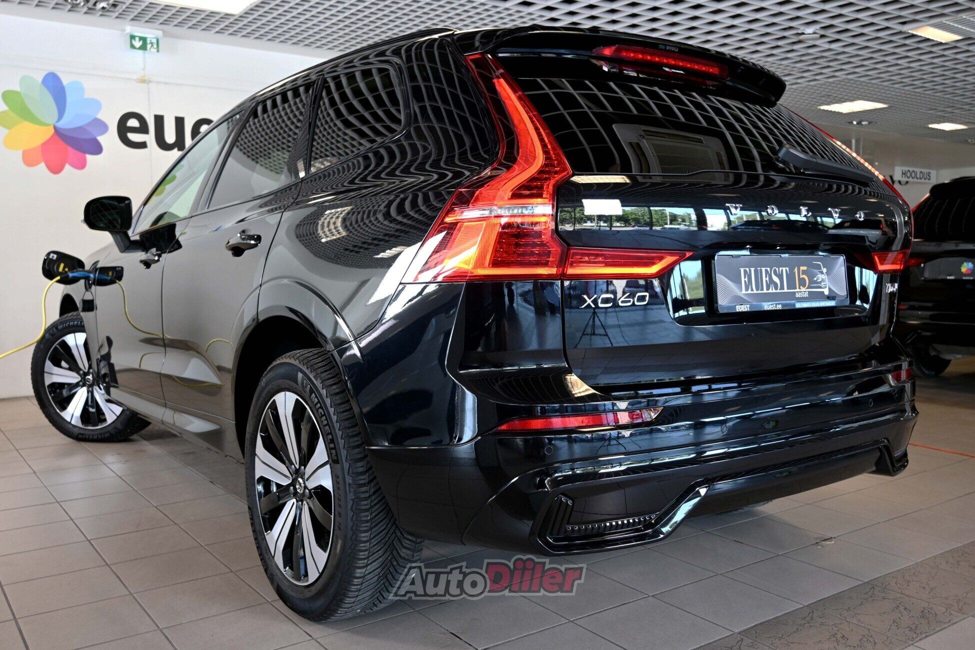 Volvo XC60 2025, photo 3/10