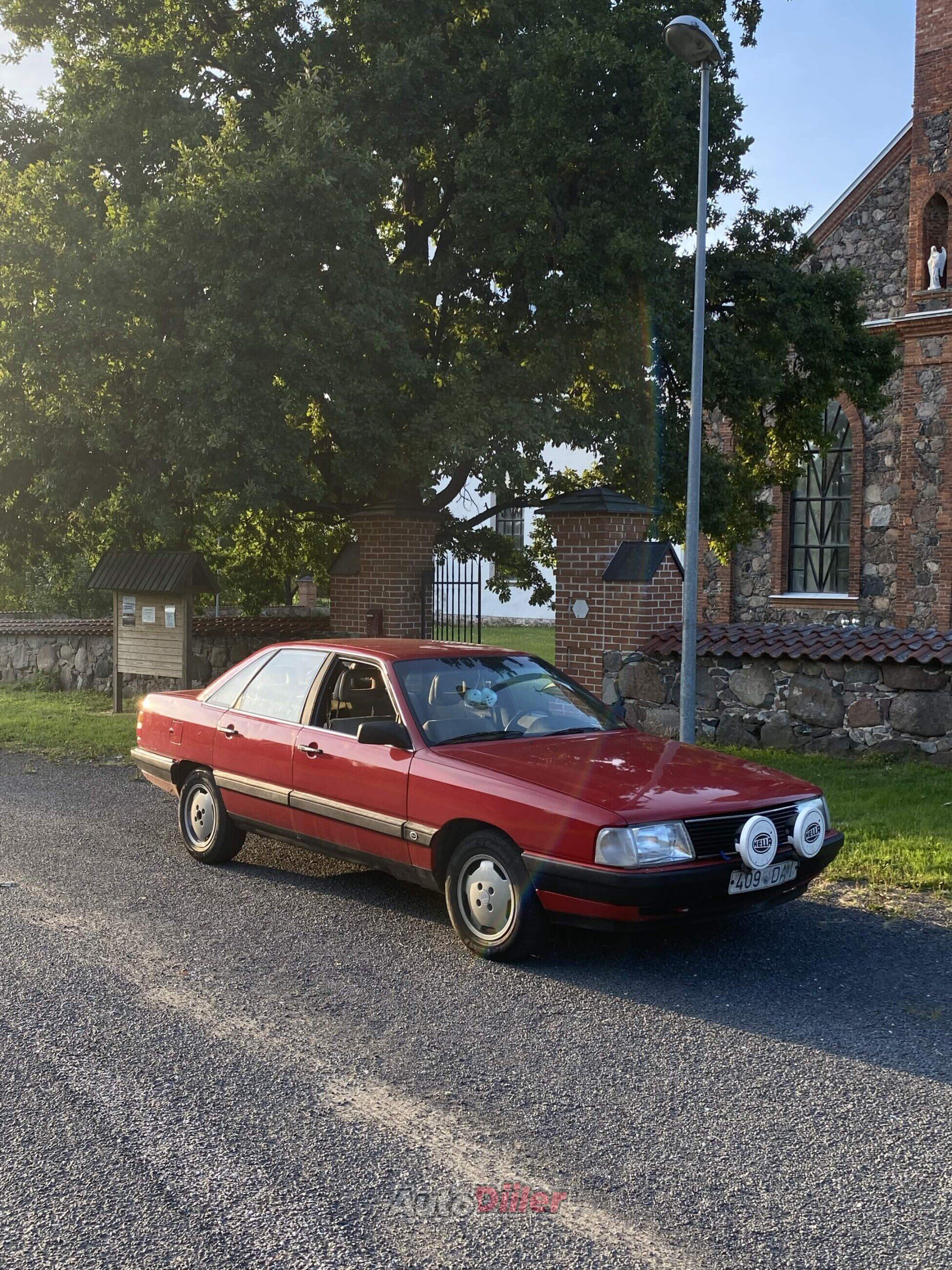 Audi 100 C3 2.0 85kW 1985, kuva 2/10