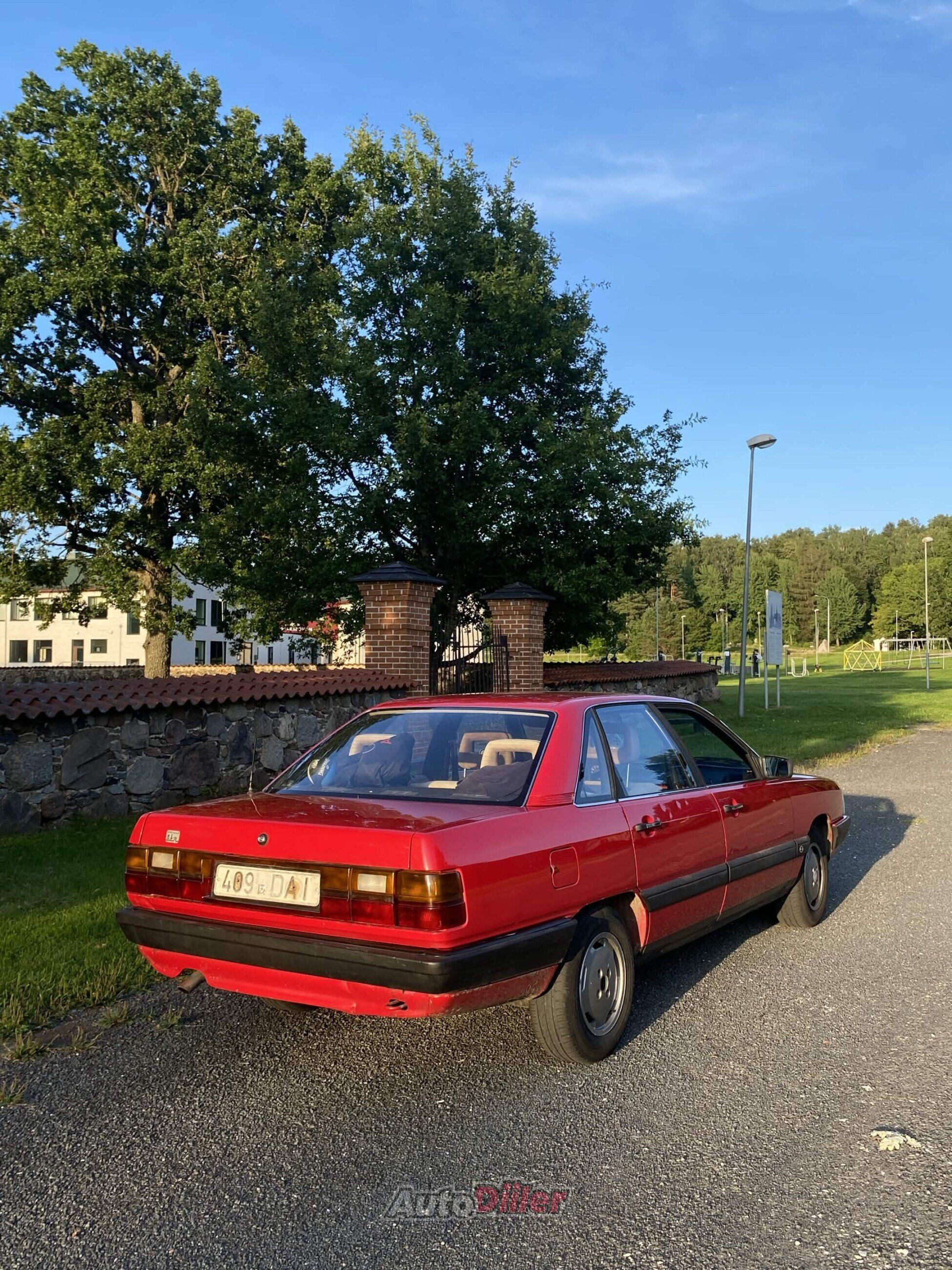 Audi 100