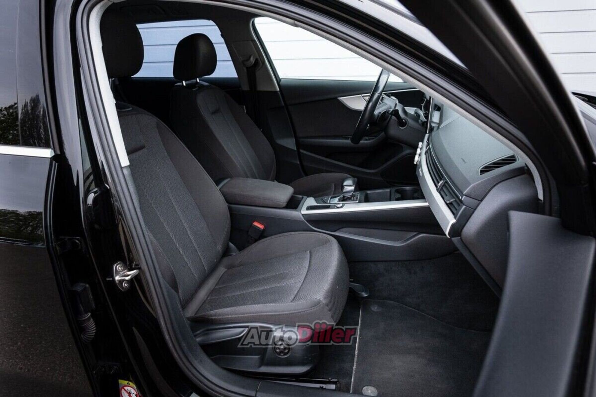Audi A4 2.0 140kW 2019, kuva 6/10