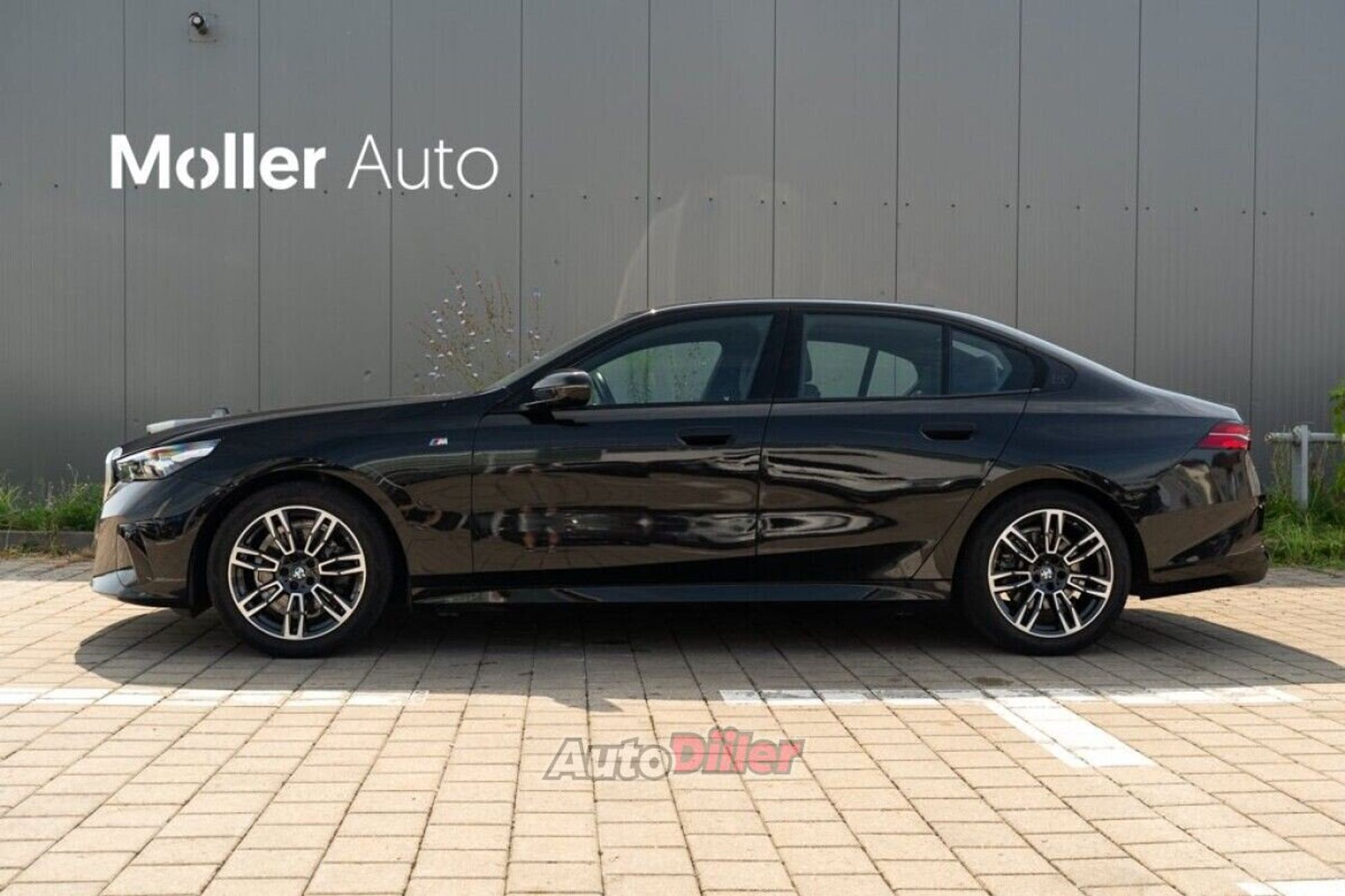 BMW 520 2.0 145kW 2024, photo 4/10