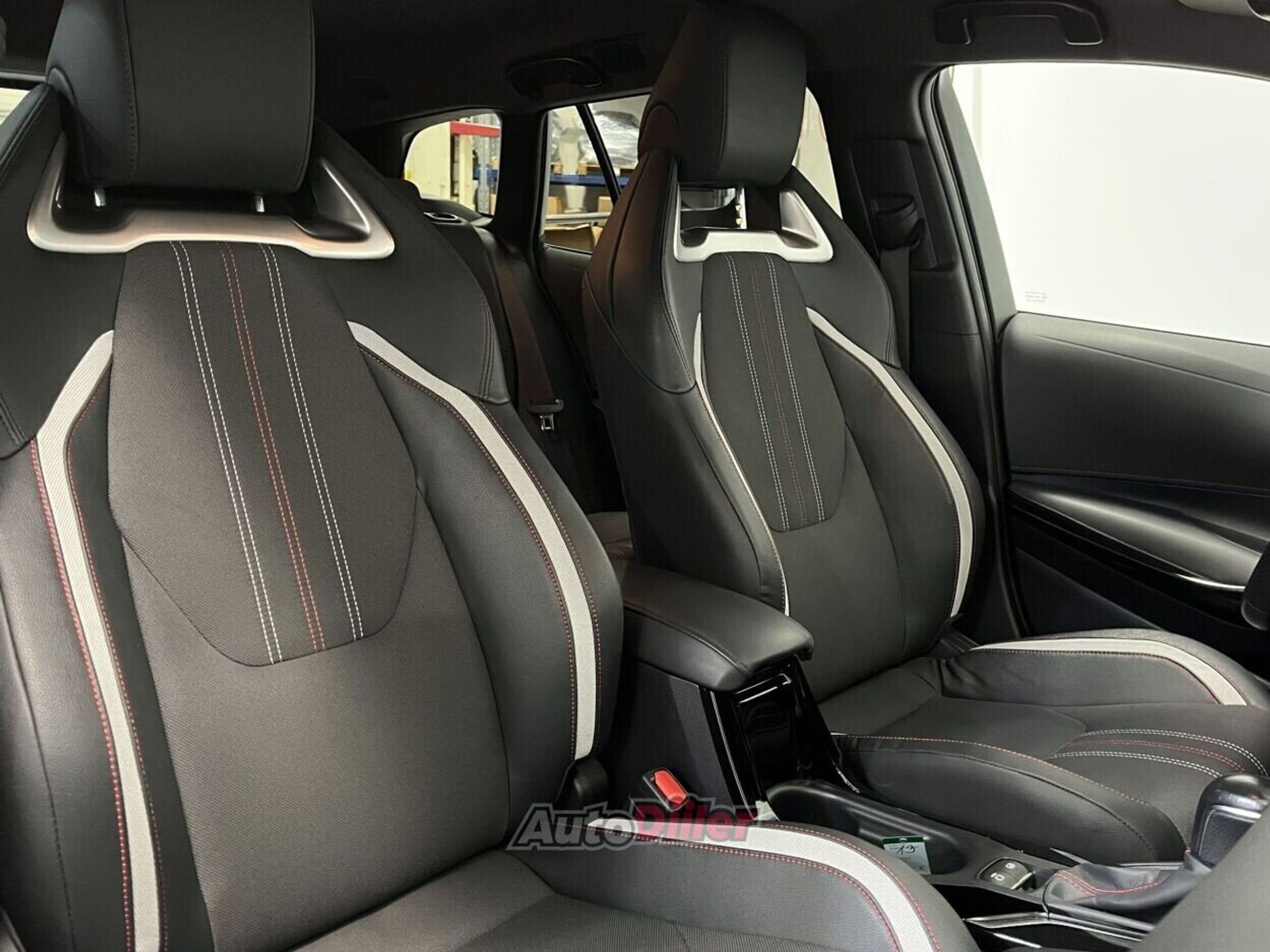 Toyota Corolla 2021, photo 4/10